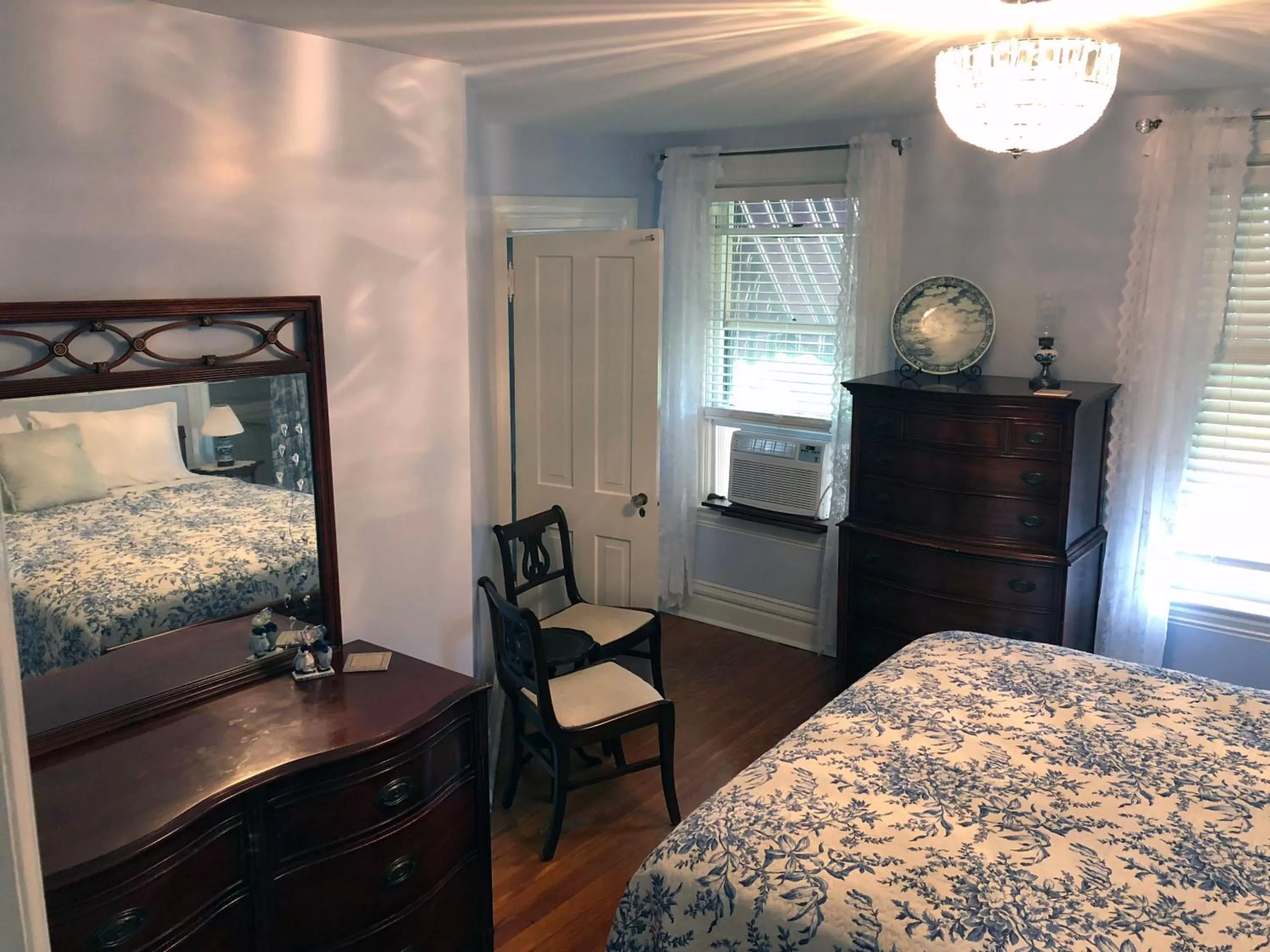 Bedroom, Bed in The Parsonage Inn B&B