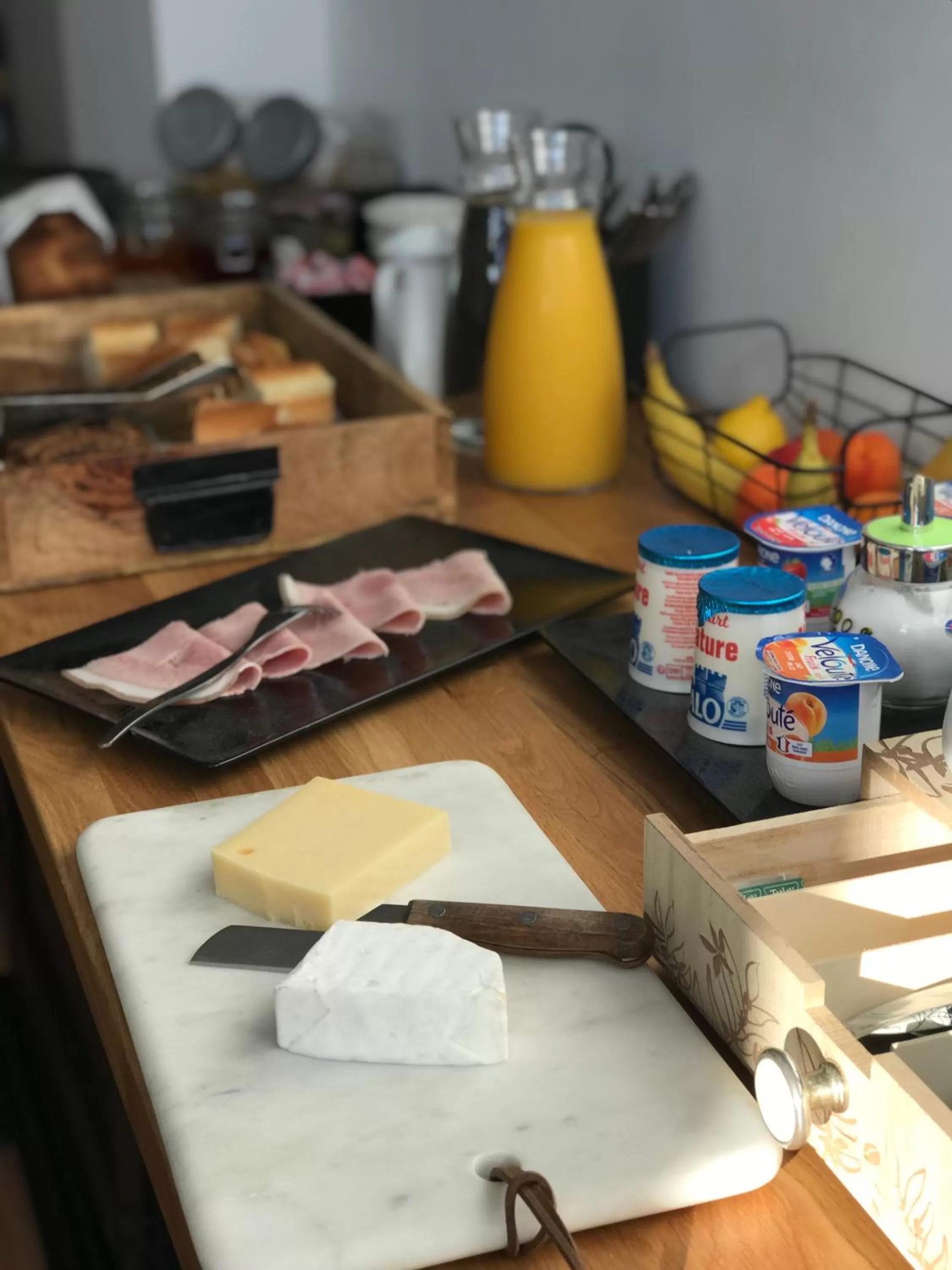 Dining area in La Maison de Louisette
