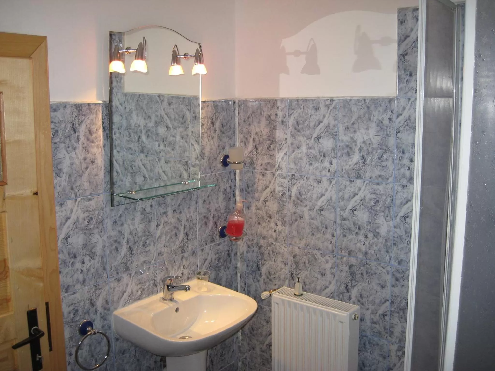 Bathroom in Pensiunea Luminita