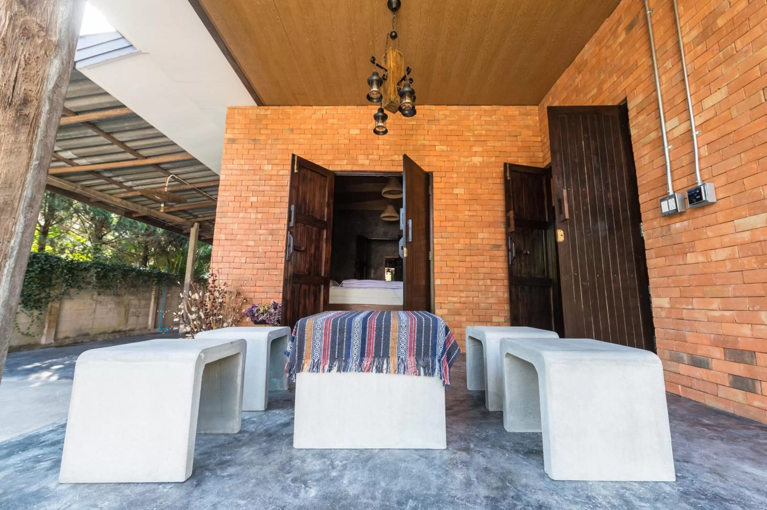 Facade/entrance in Huan Amphan