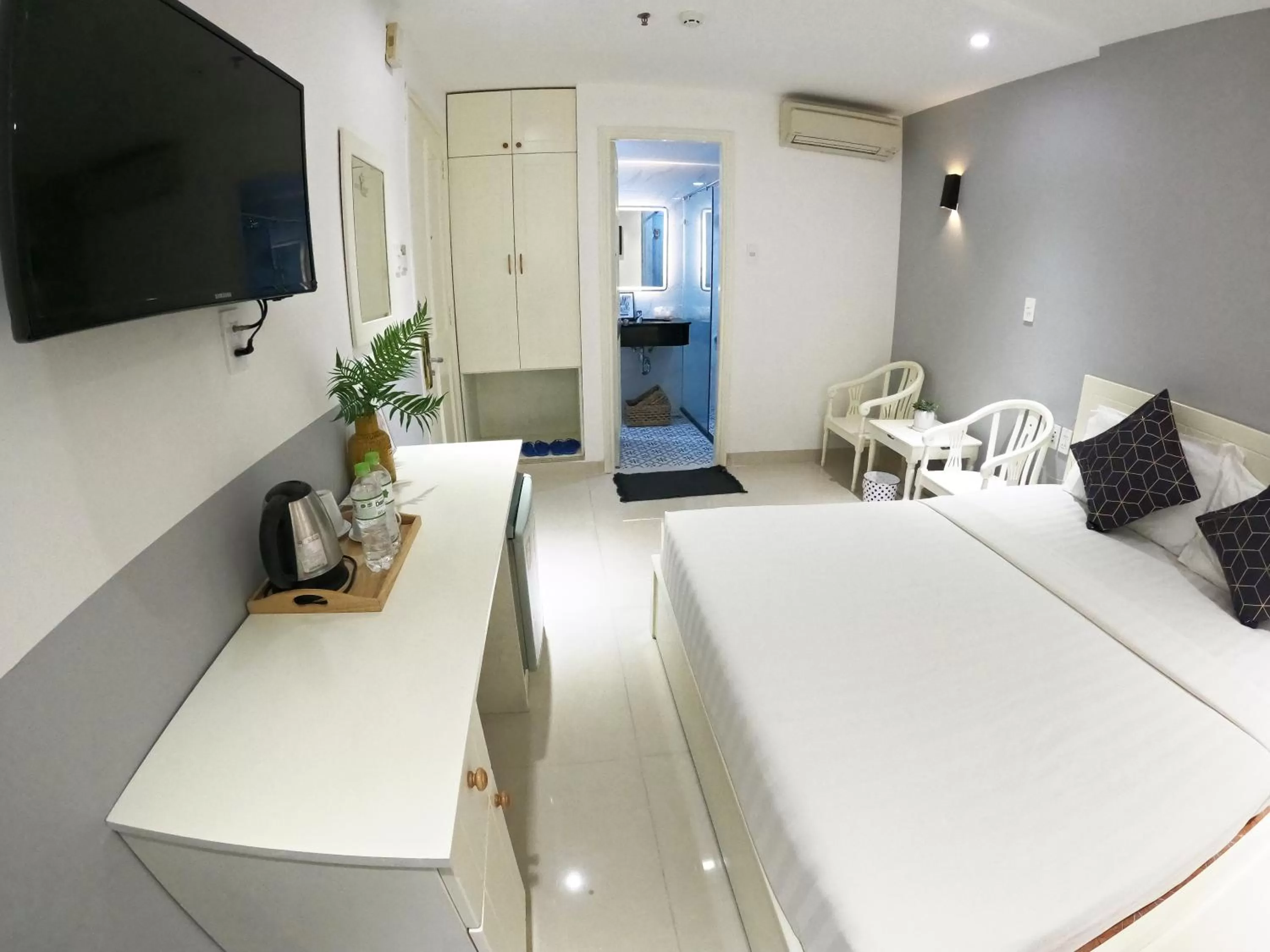 Photo of the whole room, Bed in Dinh Phat Hotel