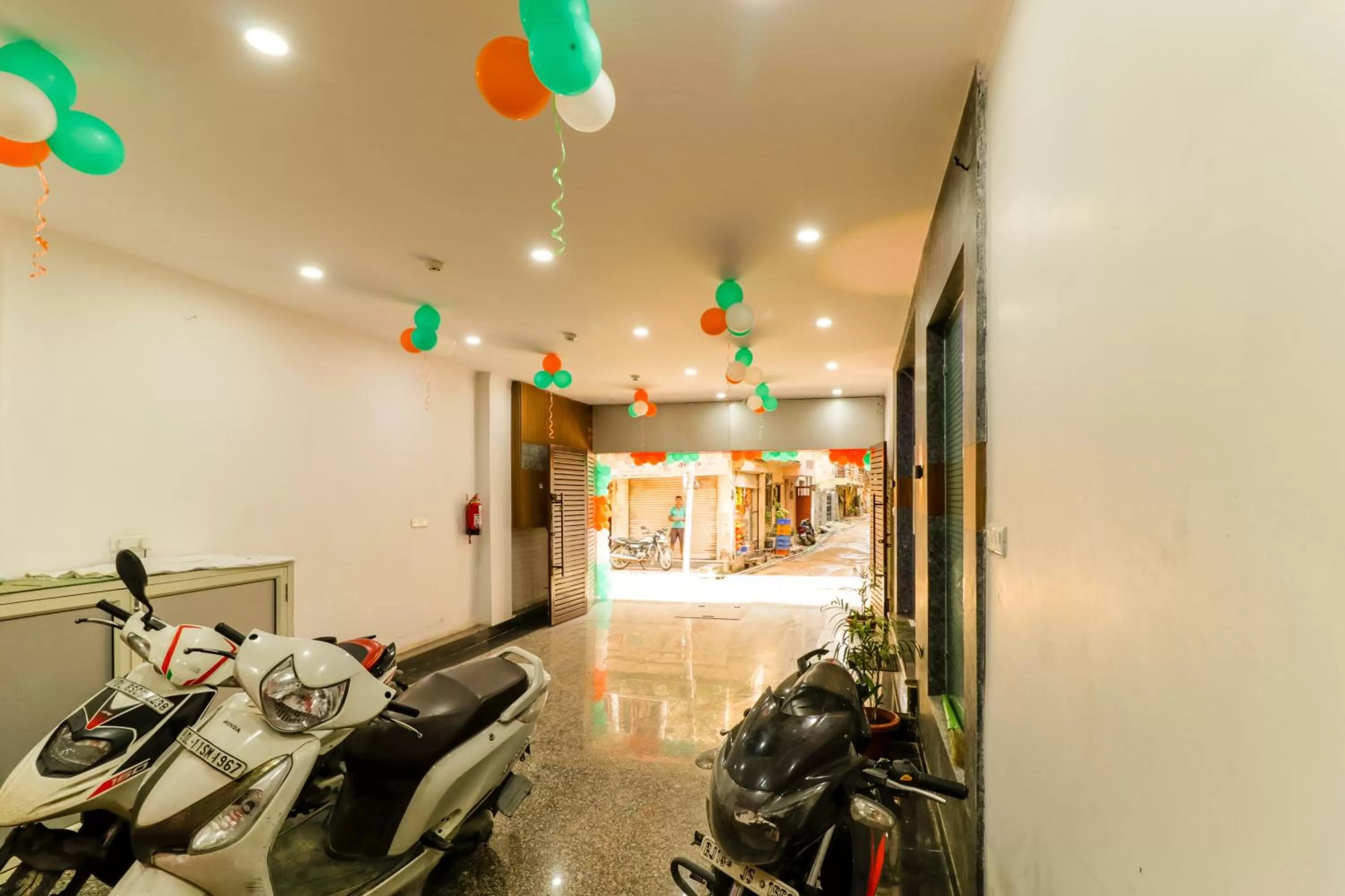 Parking in Airport Hotel Shivaka Inn