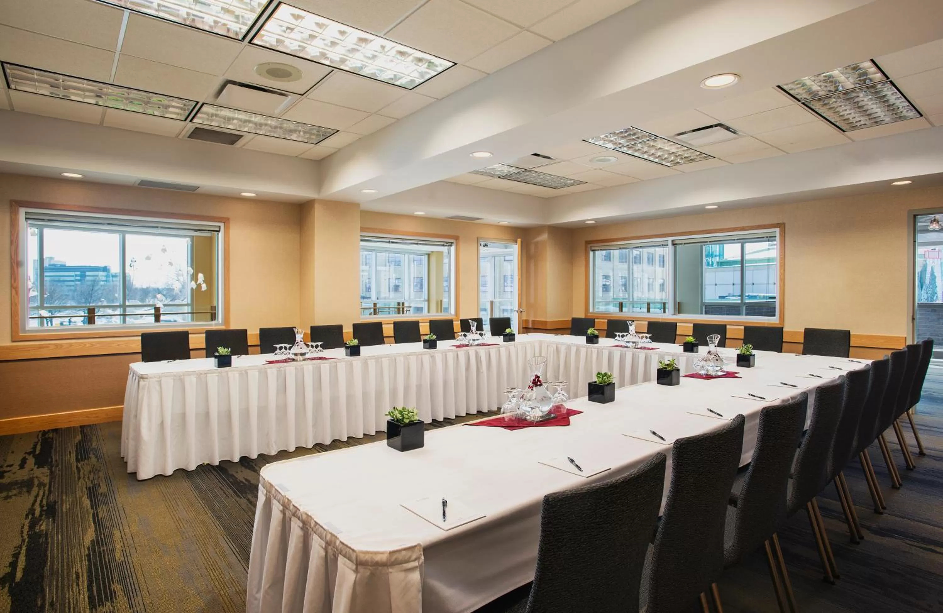 Business facilities in Inn at the Forks