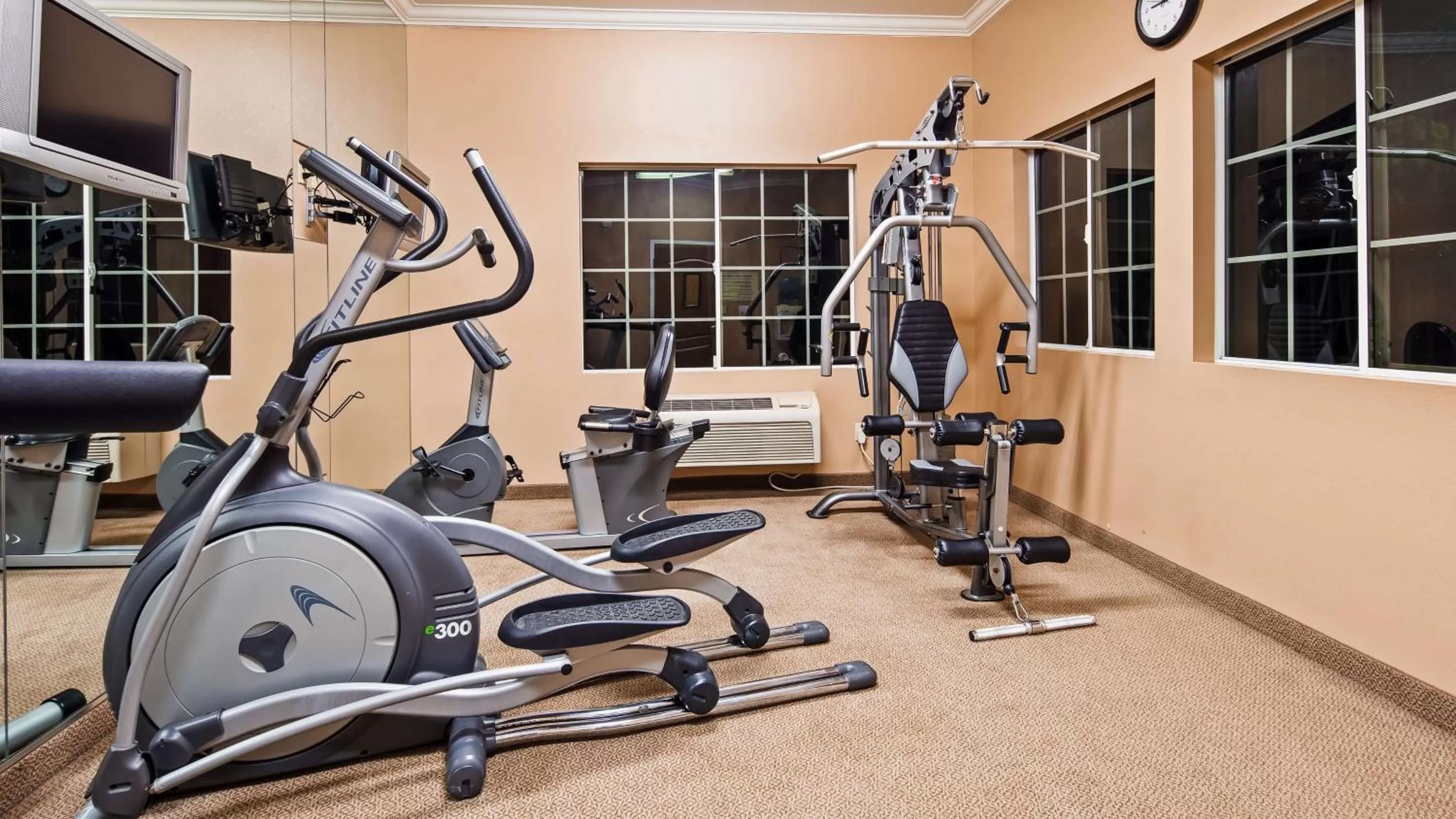 Fitness centre/facilities in Best Western Route 66 Glendora Inn