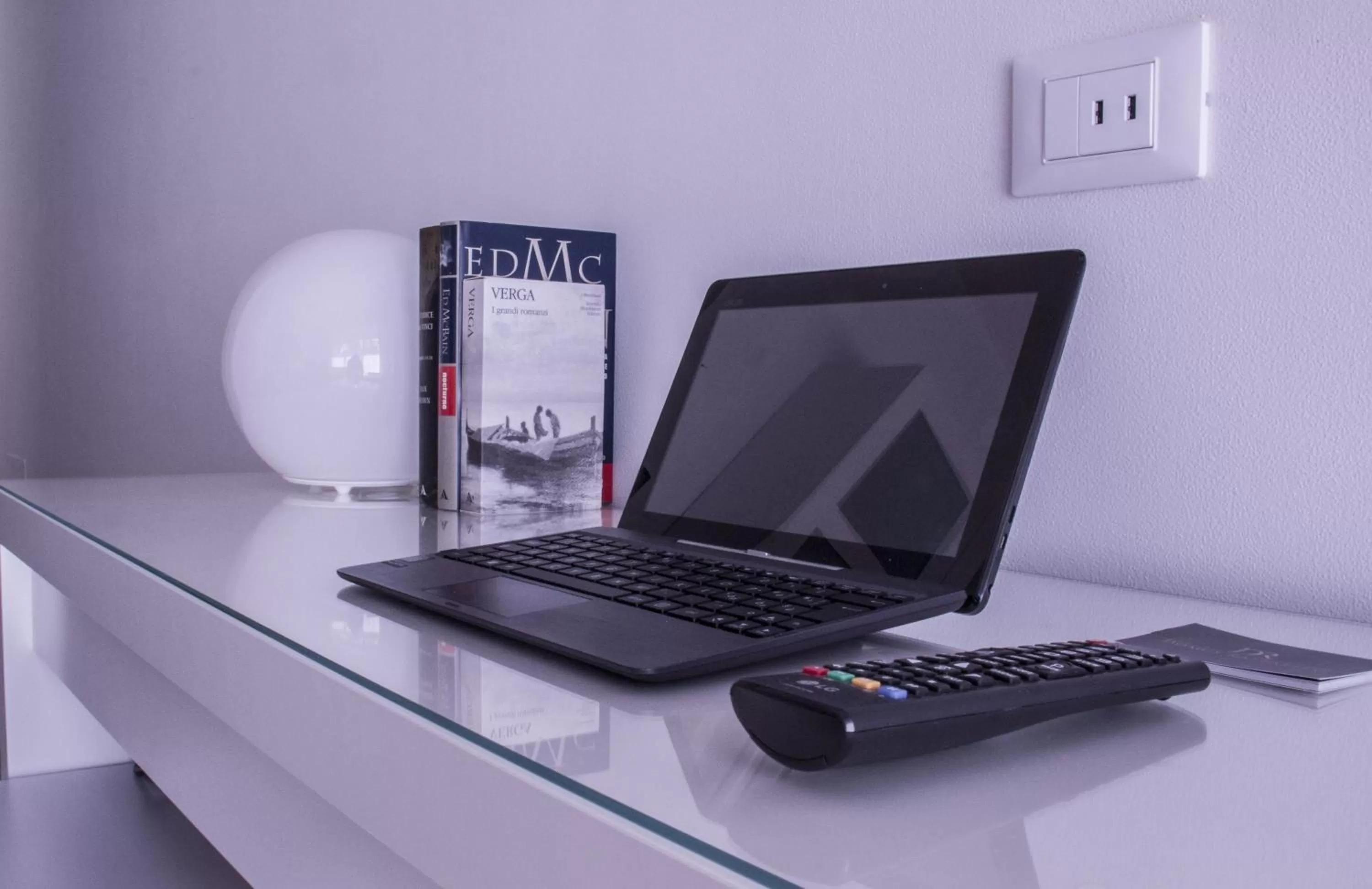 Decorative detail in Domus Raffaello