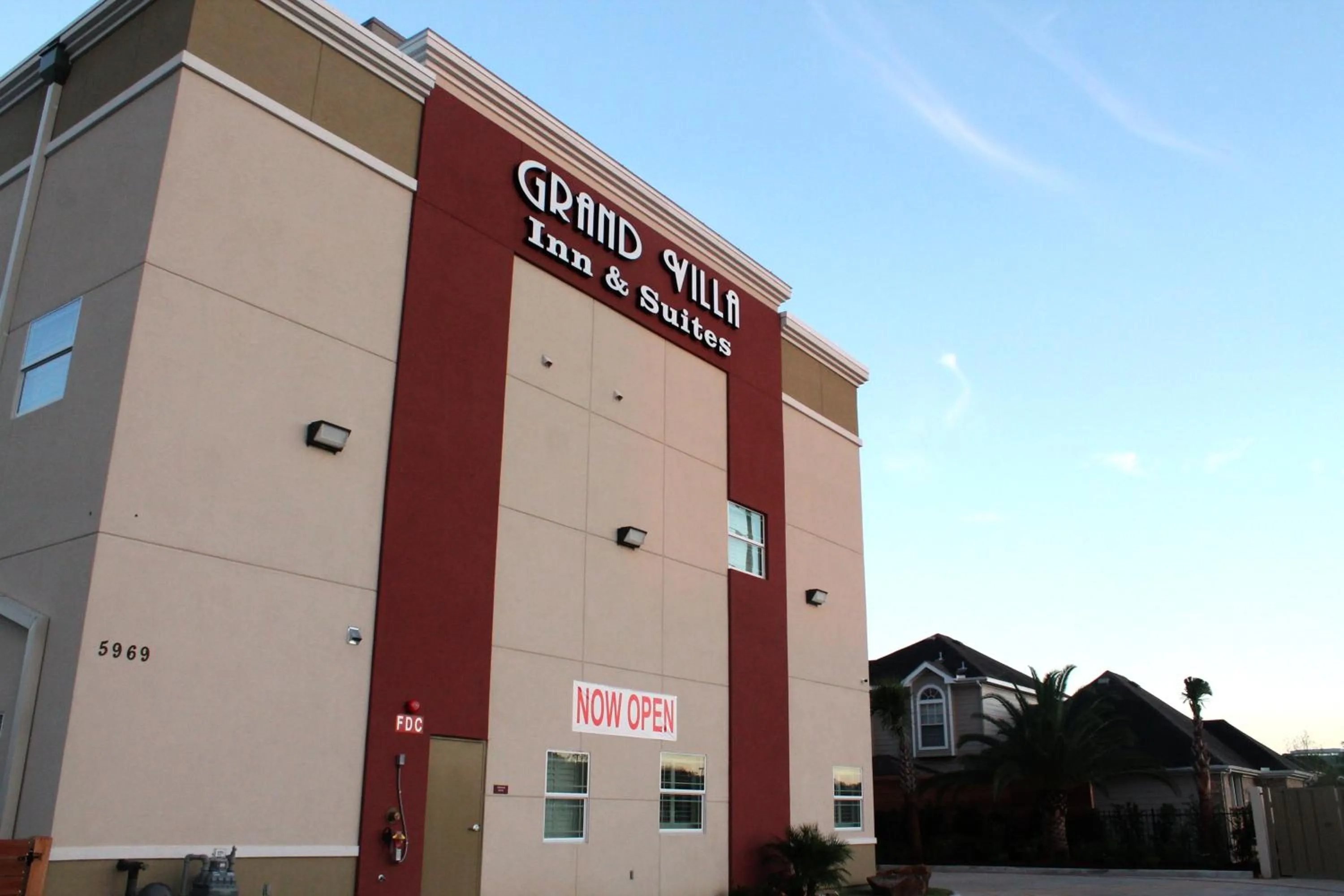 Property building in Grand Villa Inn and Suites Westchase/Chinatown