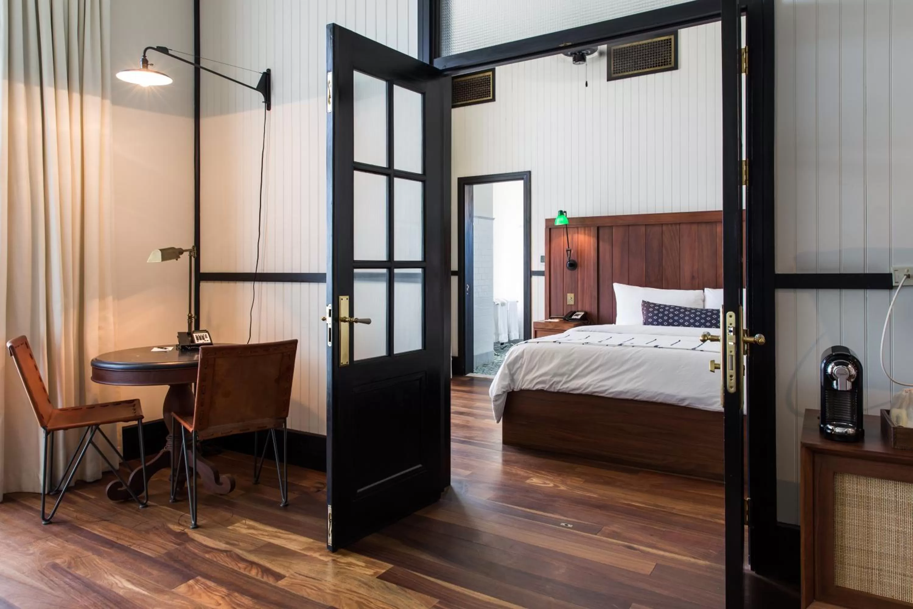 Photo of the whole room, Bed in American Trade Hotel