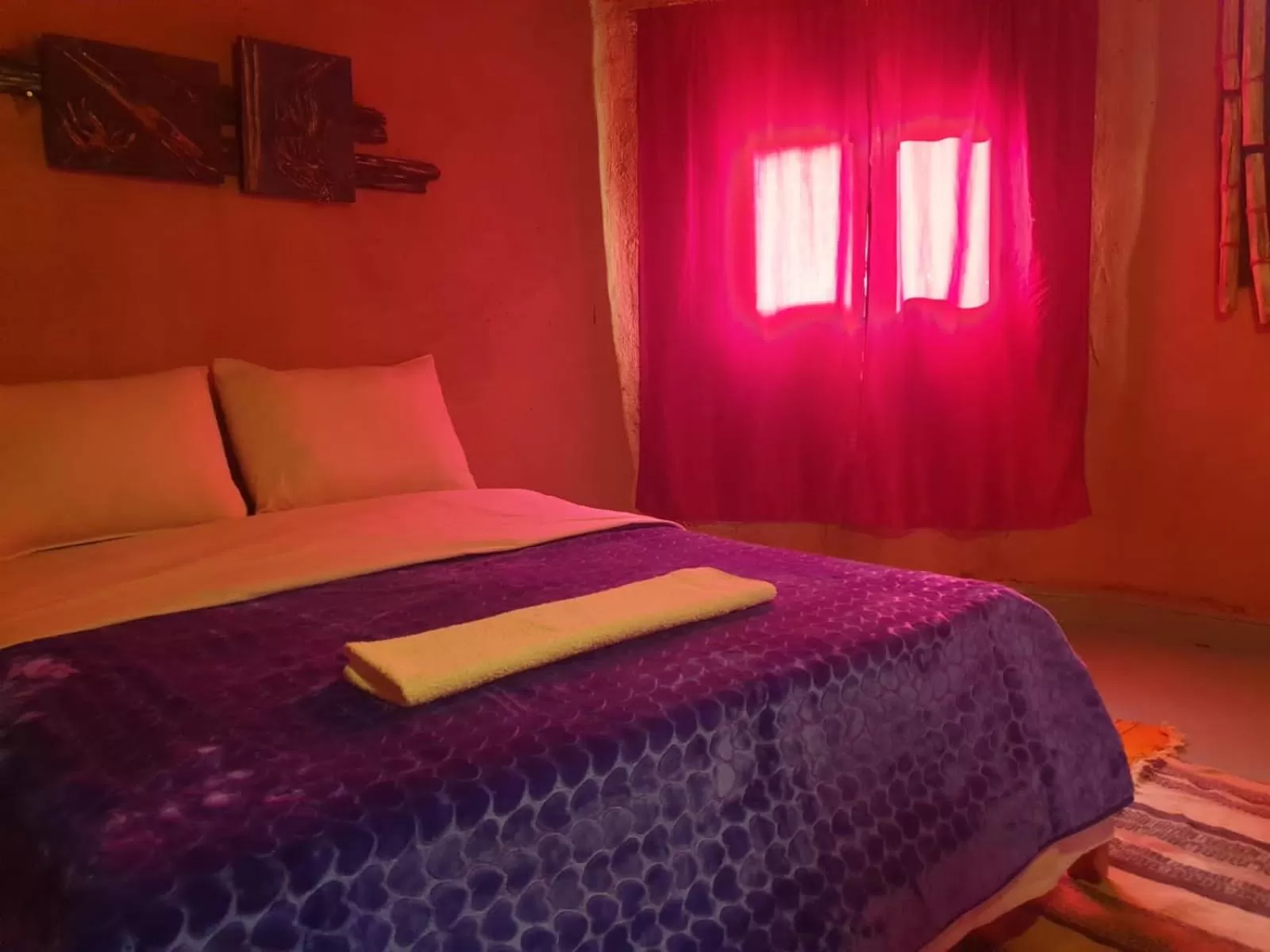 Bed in ecolodge bivouac des aigles