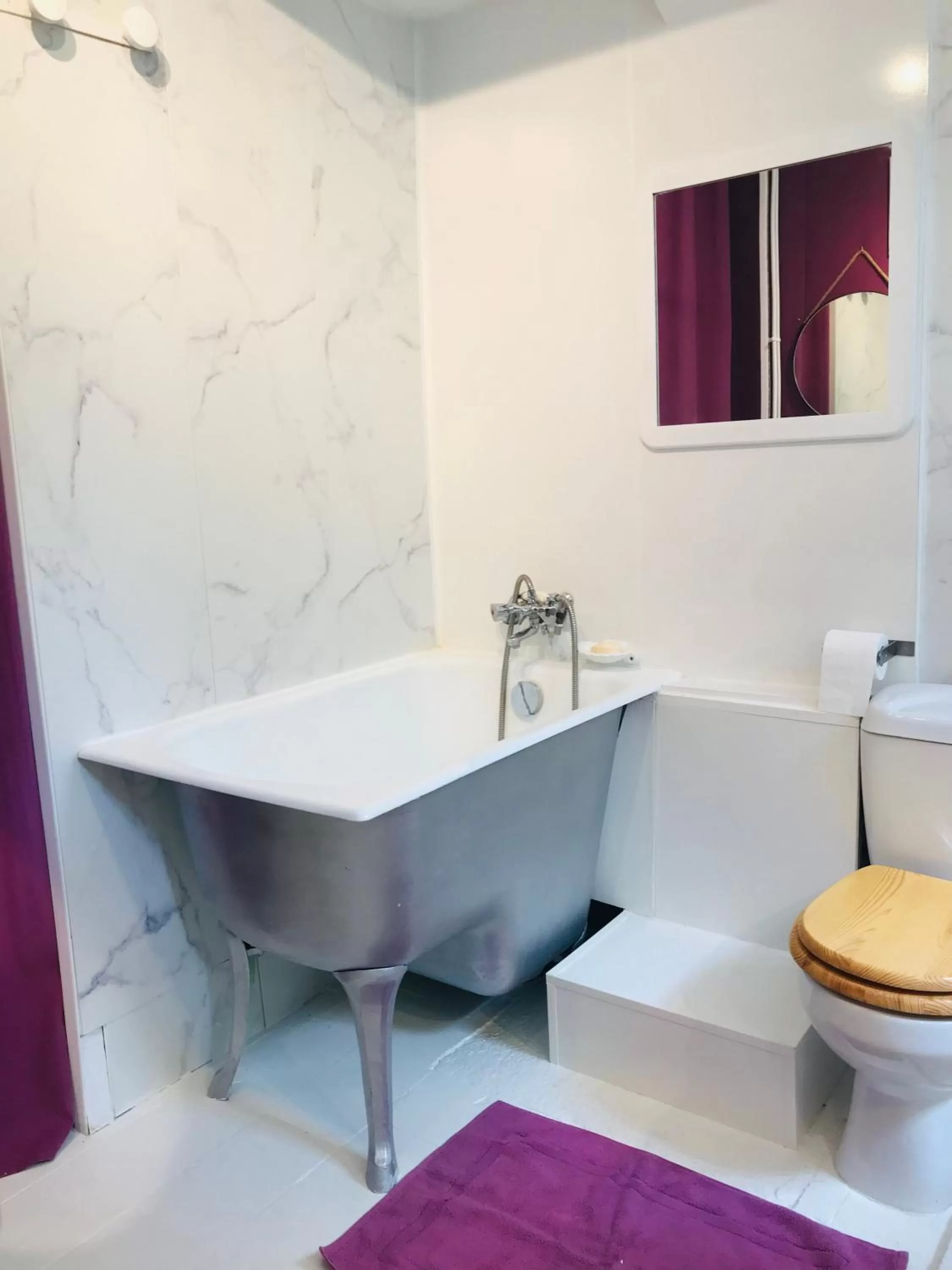 Bathroom in La Maison des Roses