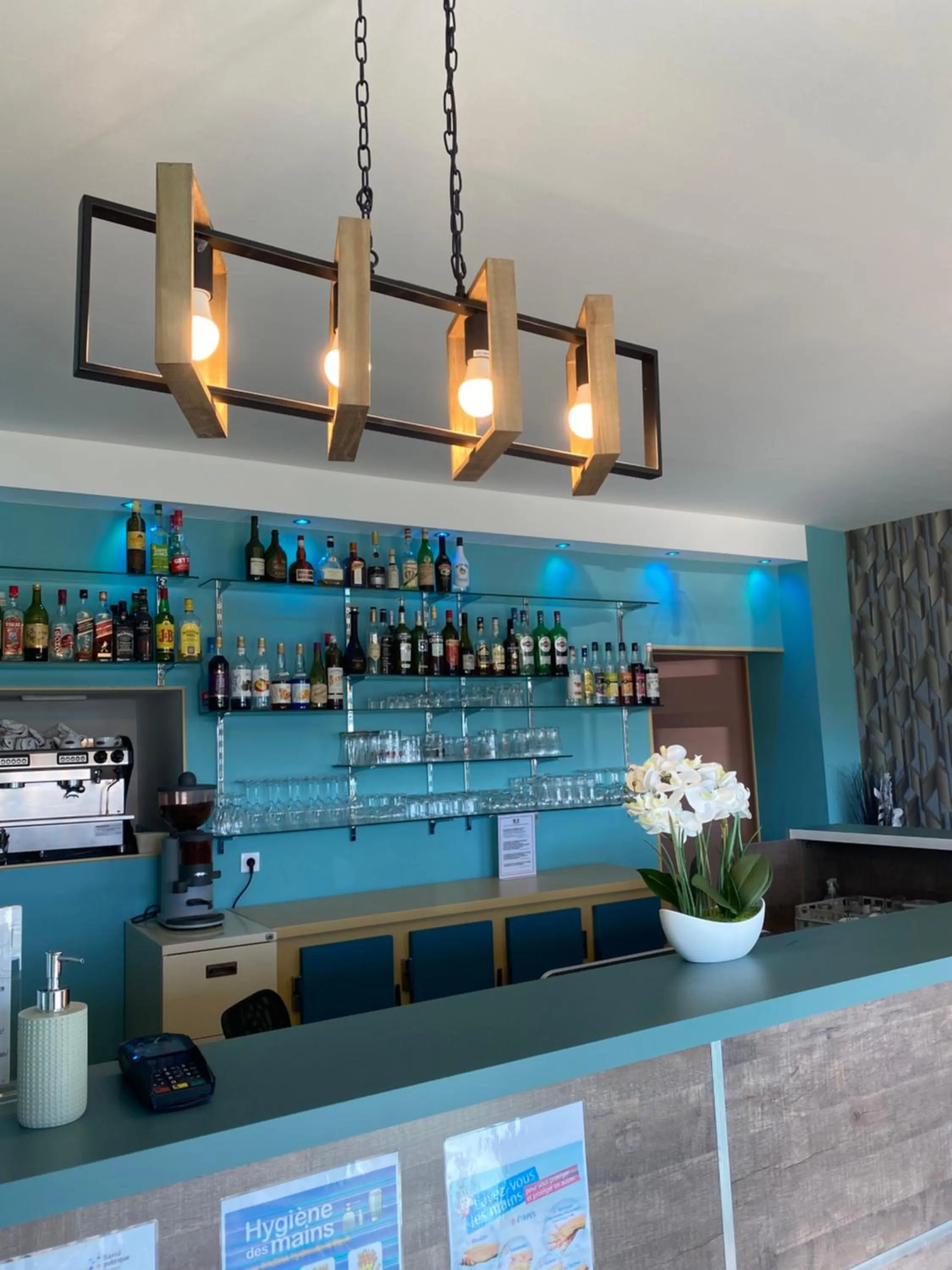 Lobby or reception in Logis - Hôtel et Restaurant Le Sofhotel