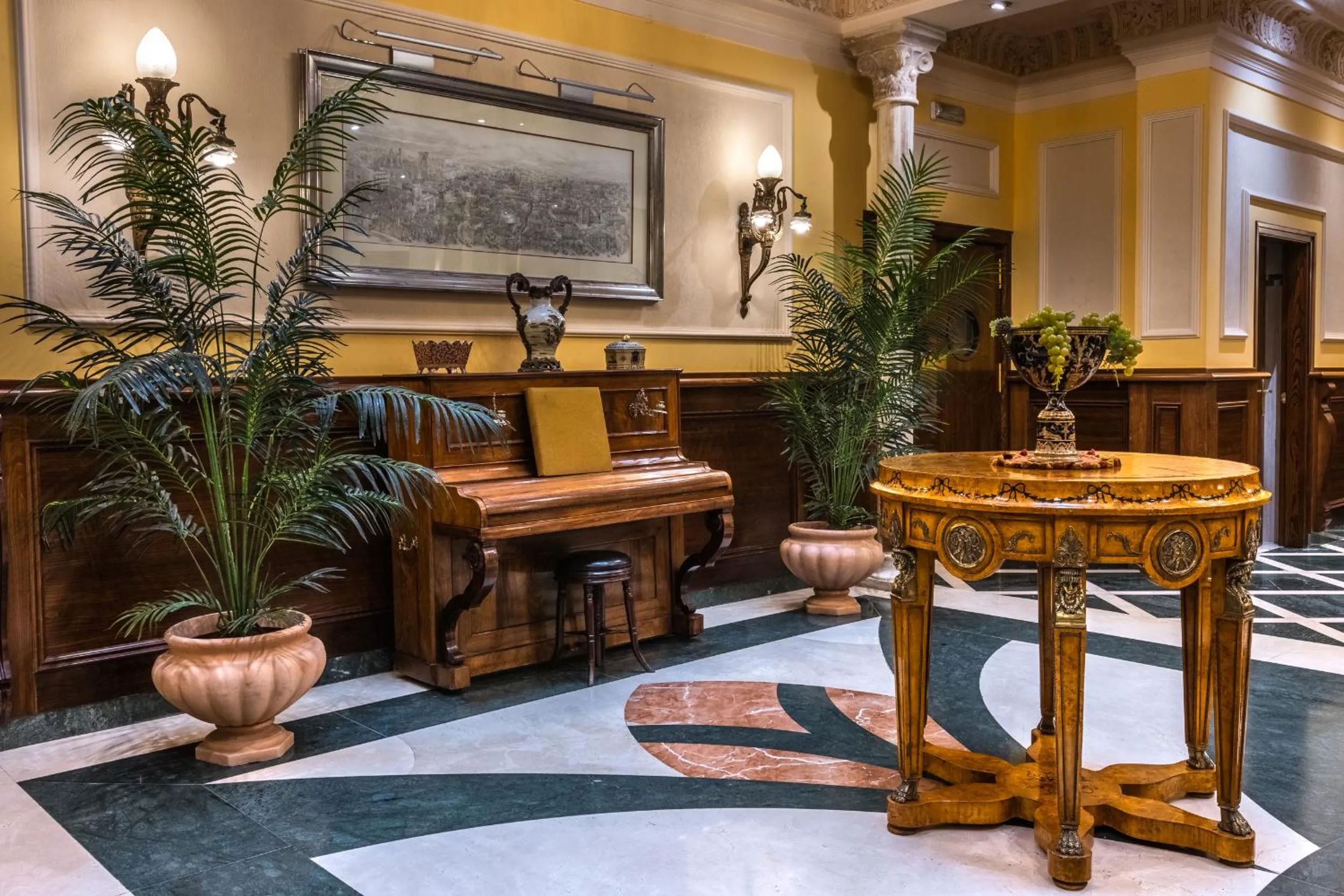 Patio in Hotel Reina Cristina