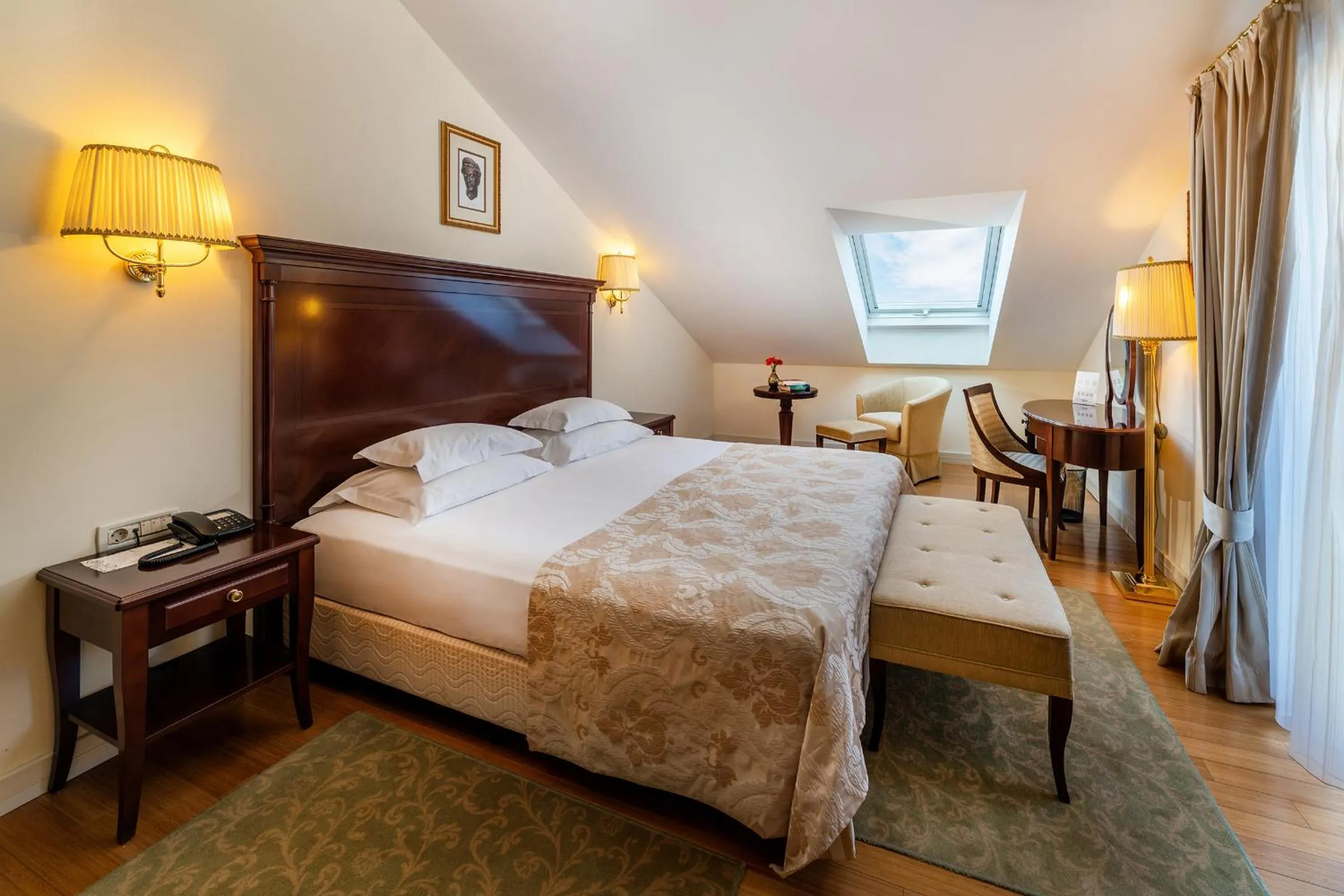 Standard Double or Twin Room in Hotel President Solin