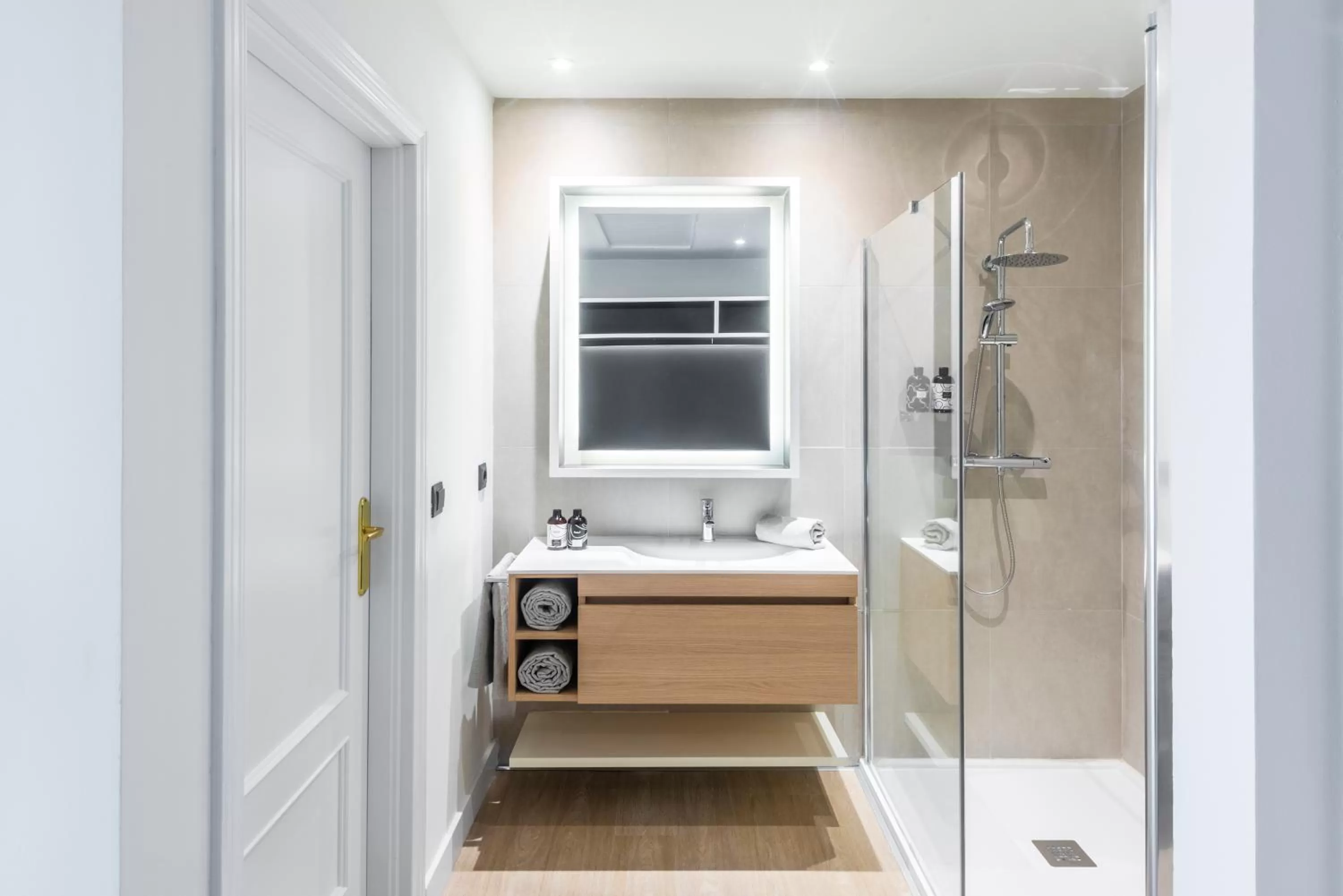 Shower in INNSIDE by Meliá Madrid Gran Vía