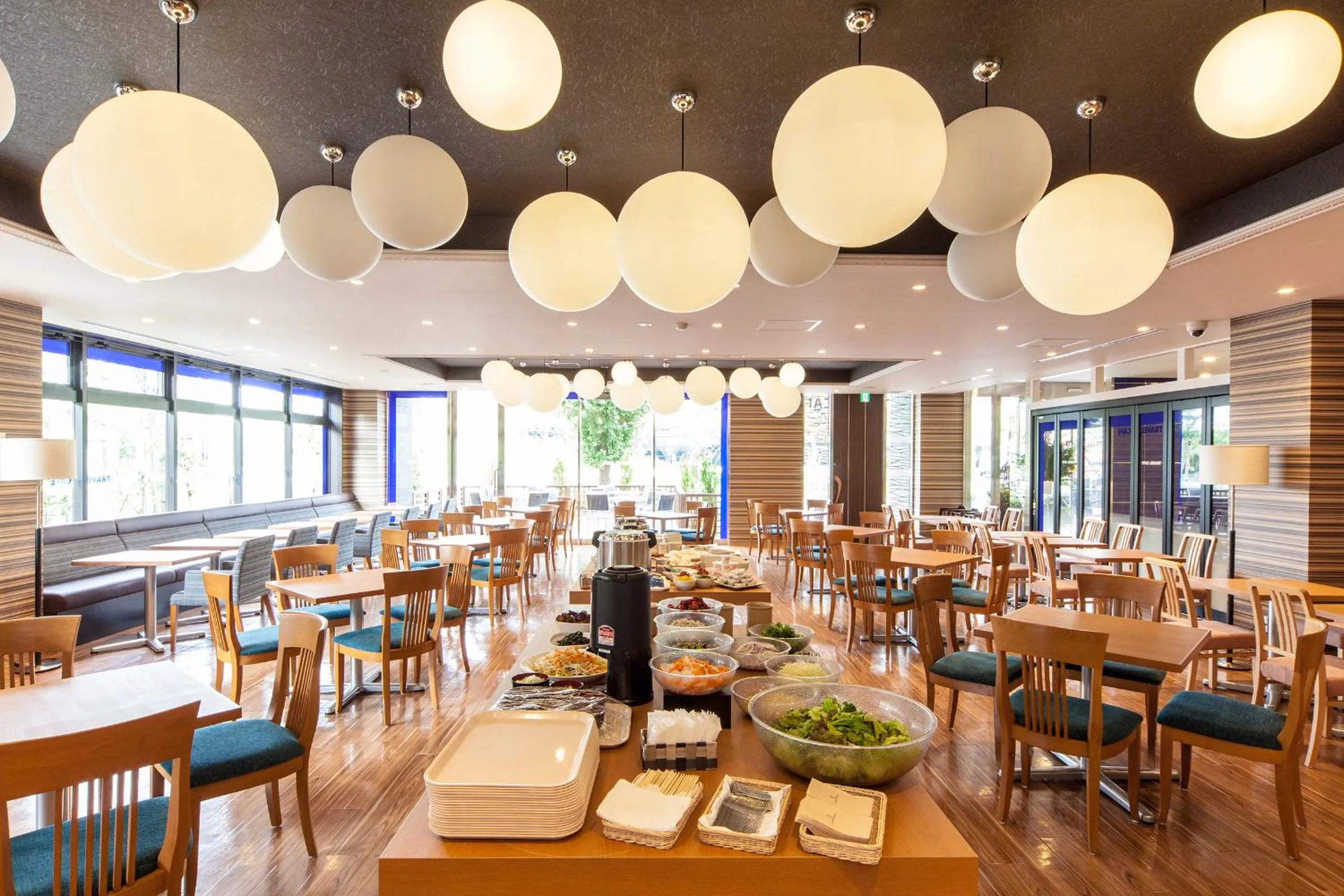 Restaurant/places to eat in HOTEL MYSTAYS Haneda