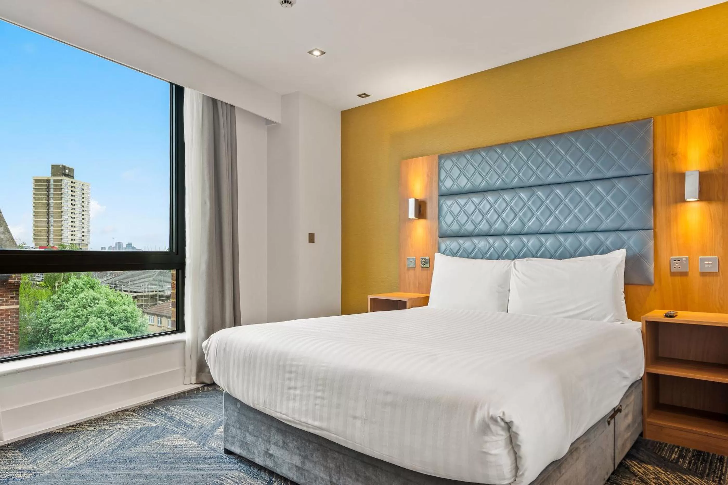 Bedroom, Bed in Roomzzz London Stratford