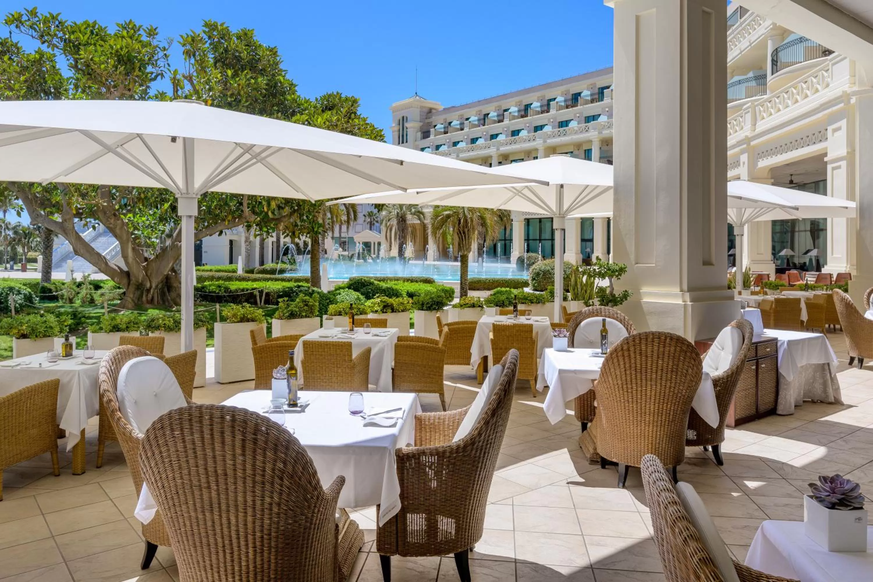 Restaurant/places to eat in Las Arenas Balneario Resort