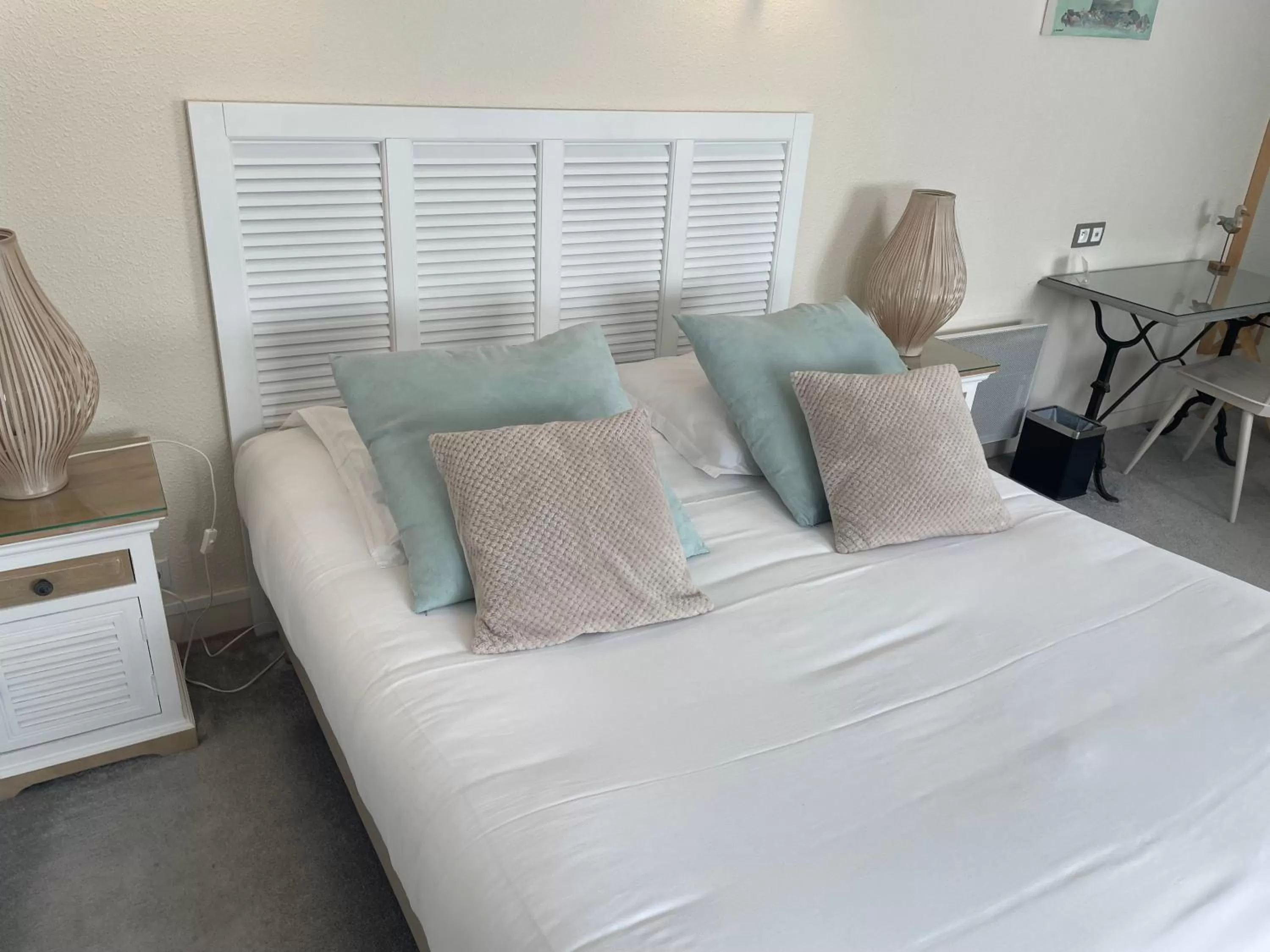 Bed in Hotel Des Falaises