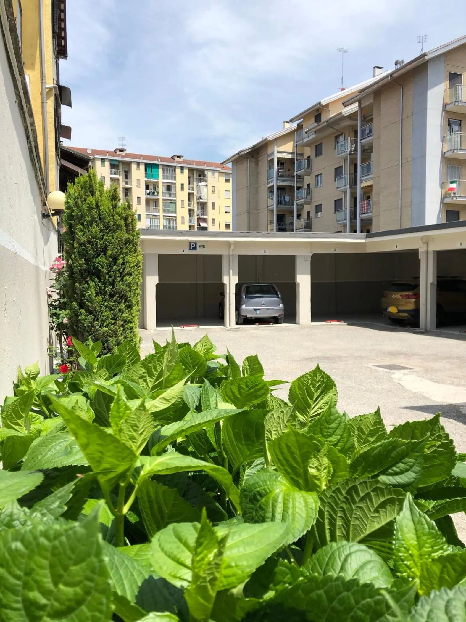 Parking in Hotel City