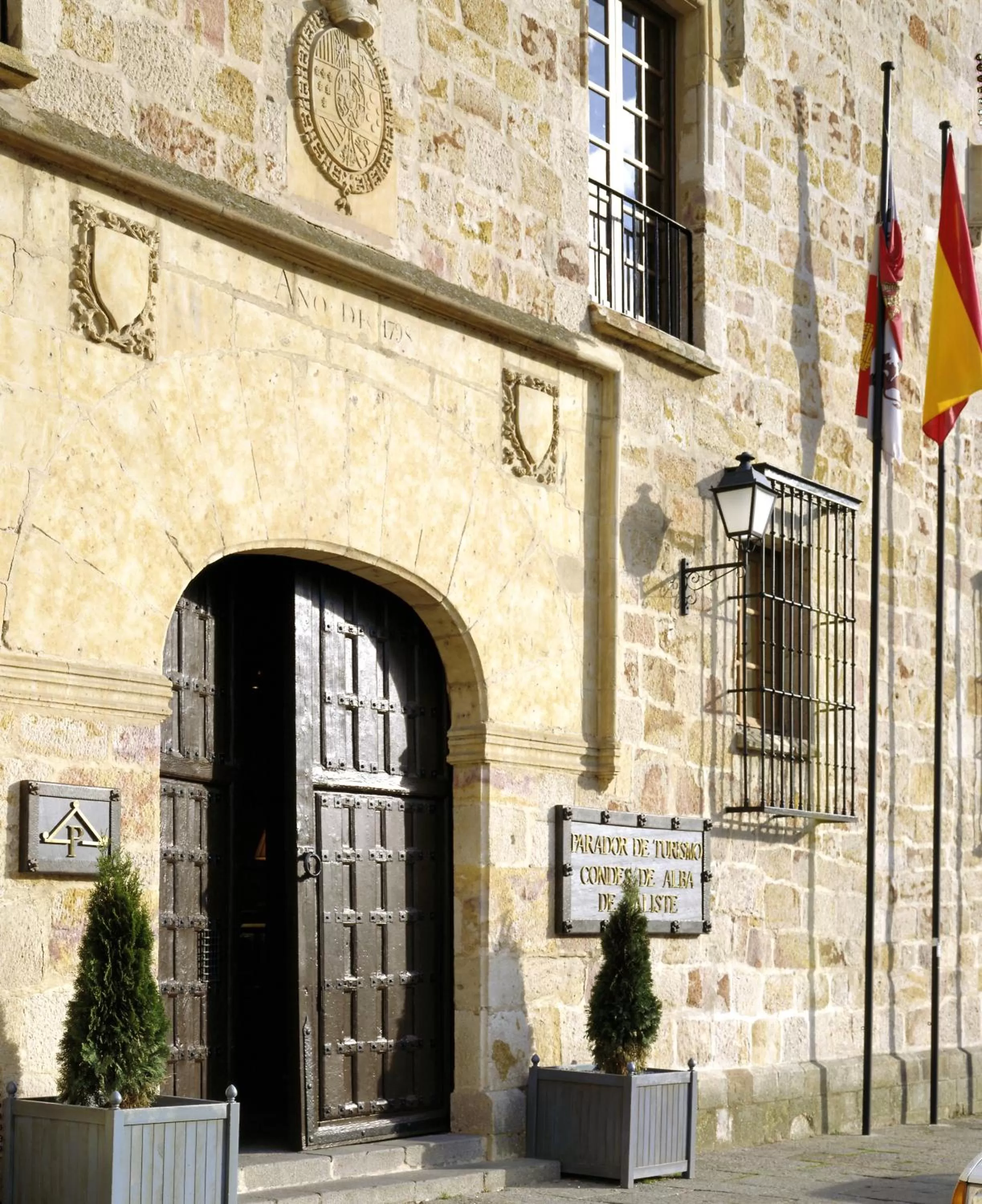 Facade/entrance in Parador de Zamora