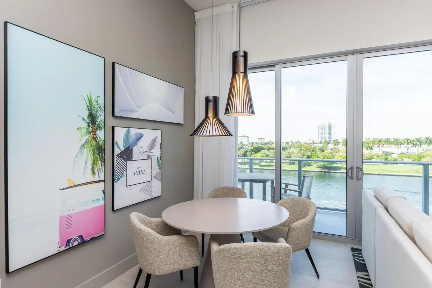 One-Bedroom Apartment with Intracoastal Waterway and City View in Amazing Apartments at H Beach House One-Bedroom Apartment with Intracoastal Waterway and City View in Amazing Apartments at H Beach House