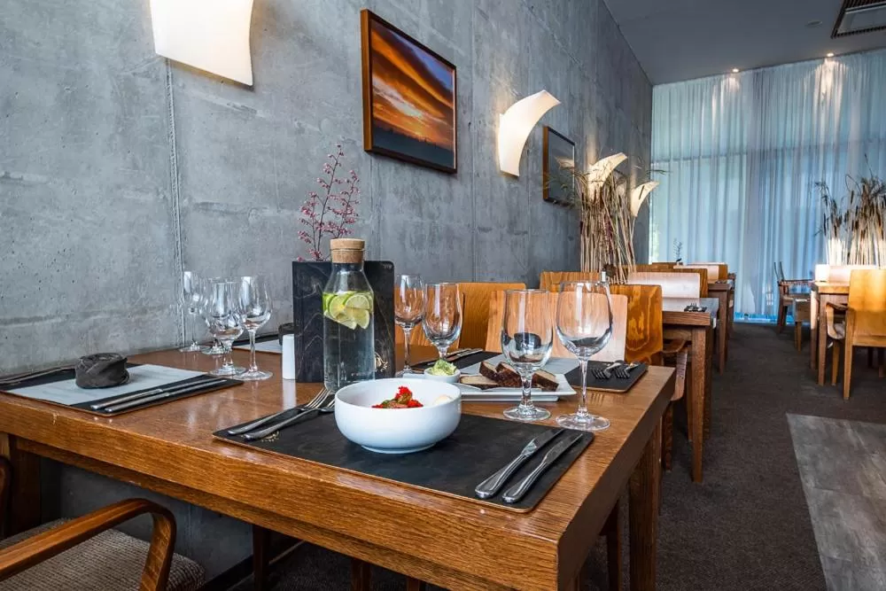 Restaurant/places to eat in Johan Design & SPA Hotel