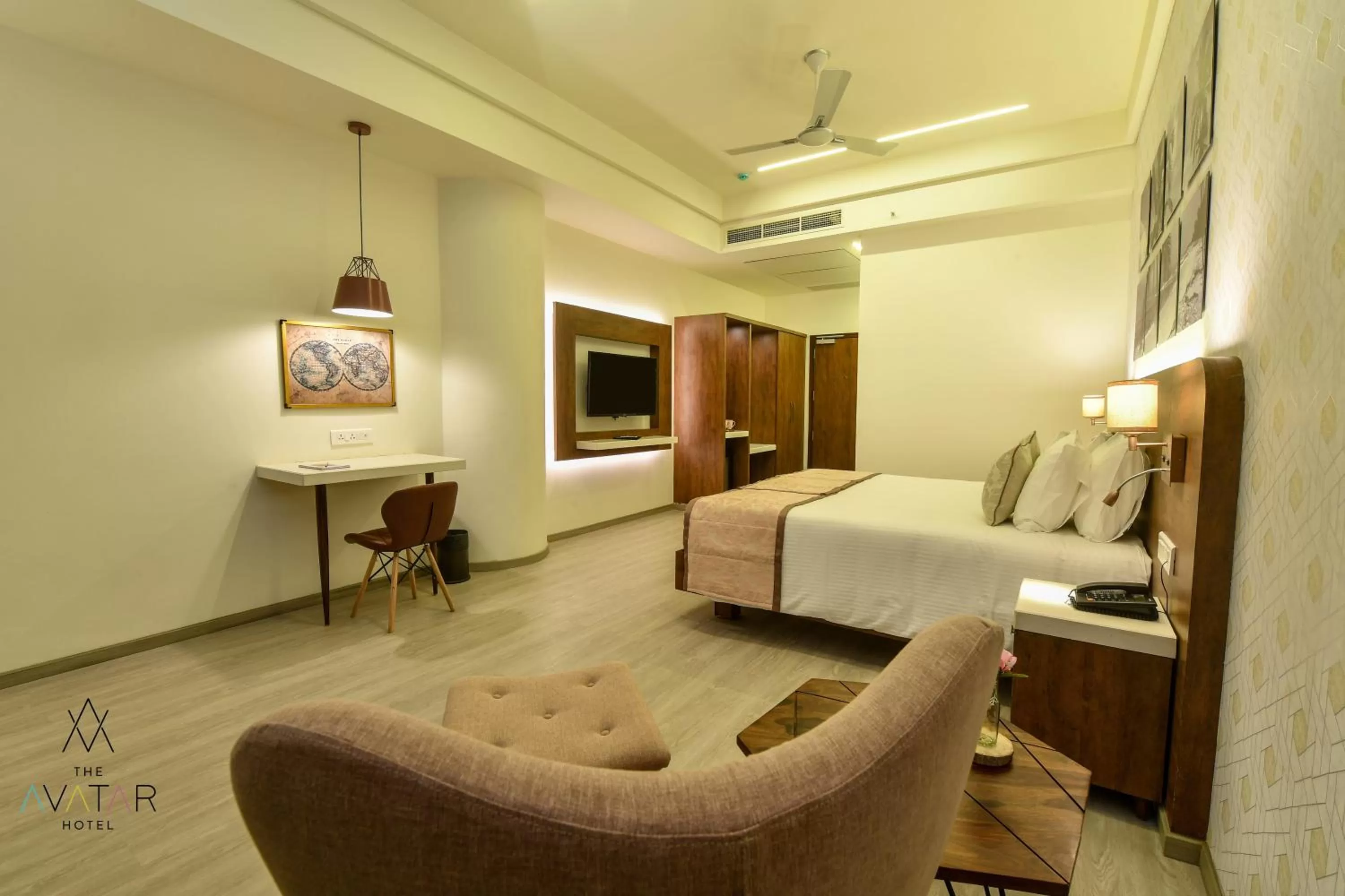 View (from property/room), Bed in The Avatar Hotel & Convention