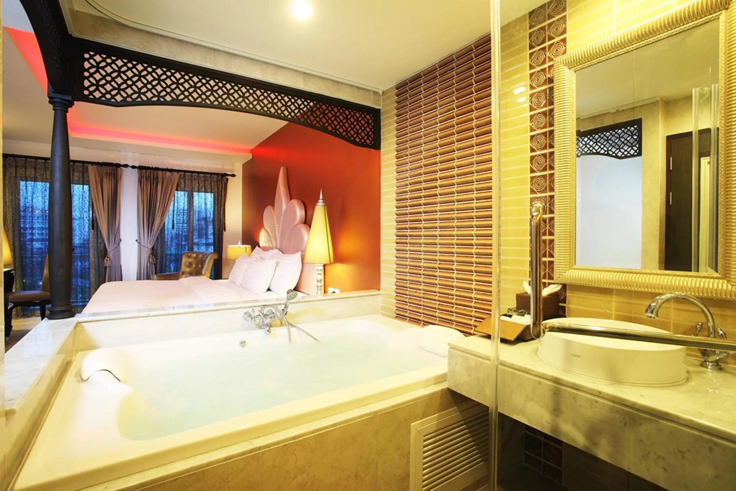 Photo of the whole room, Bed in Chillax Resort