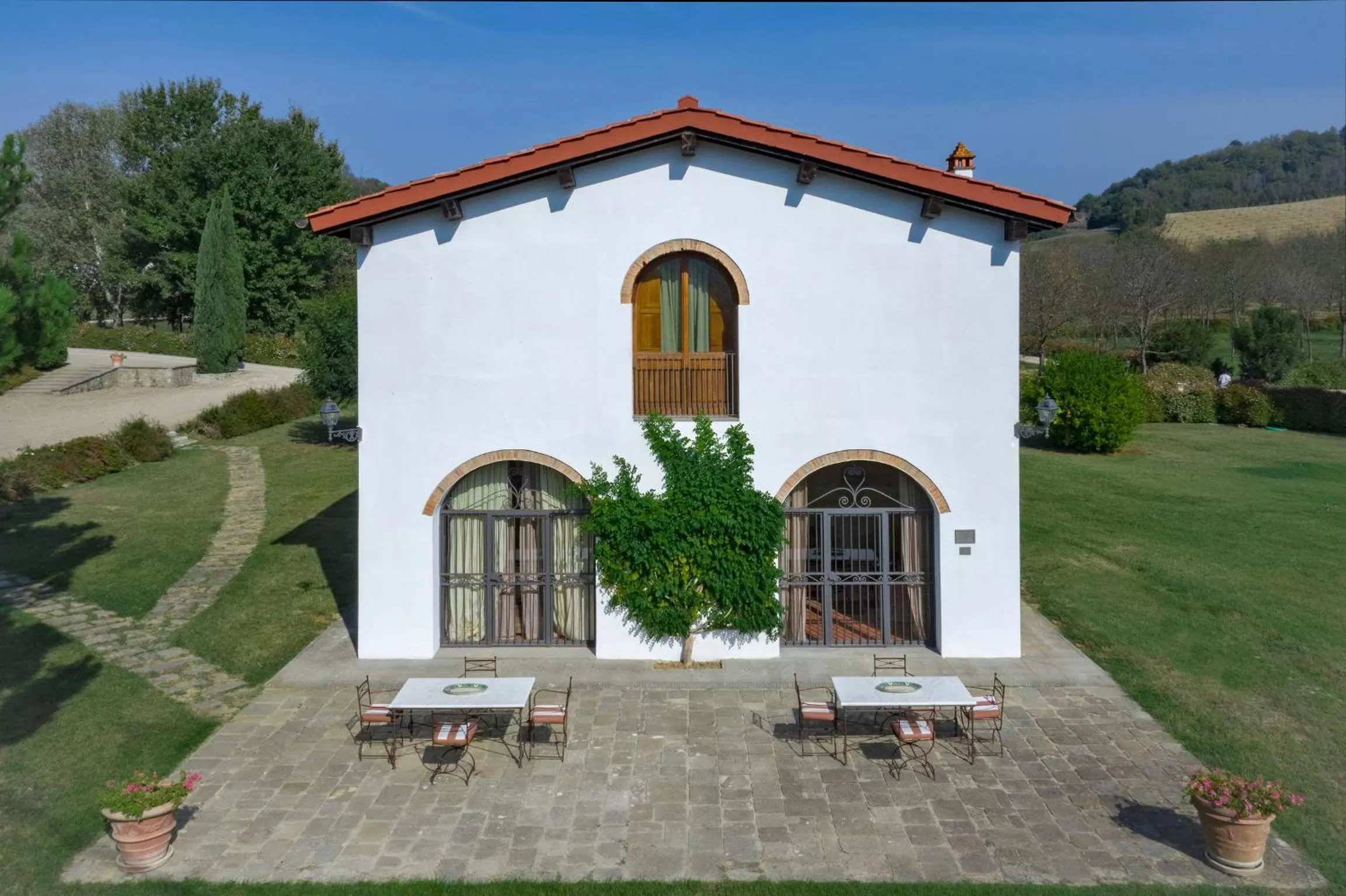 Facade/entrance in Viesca Toscana Suites & Villas