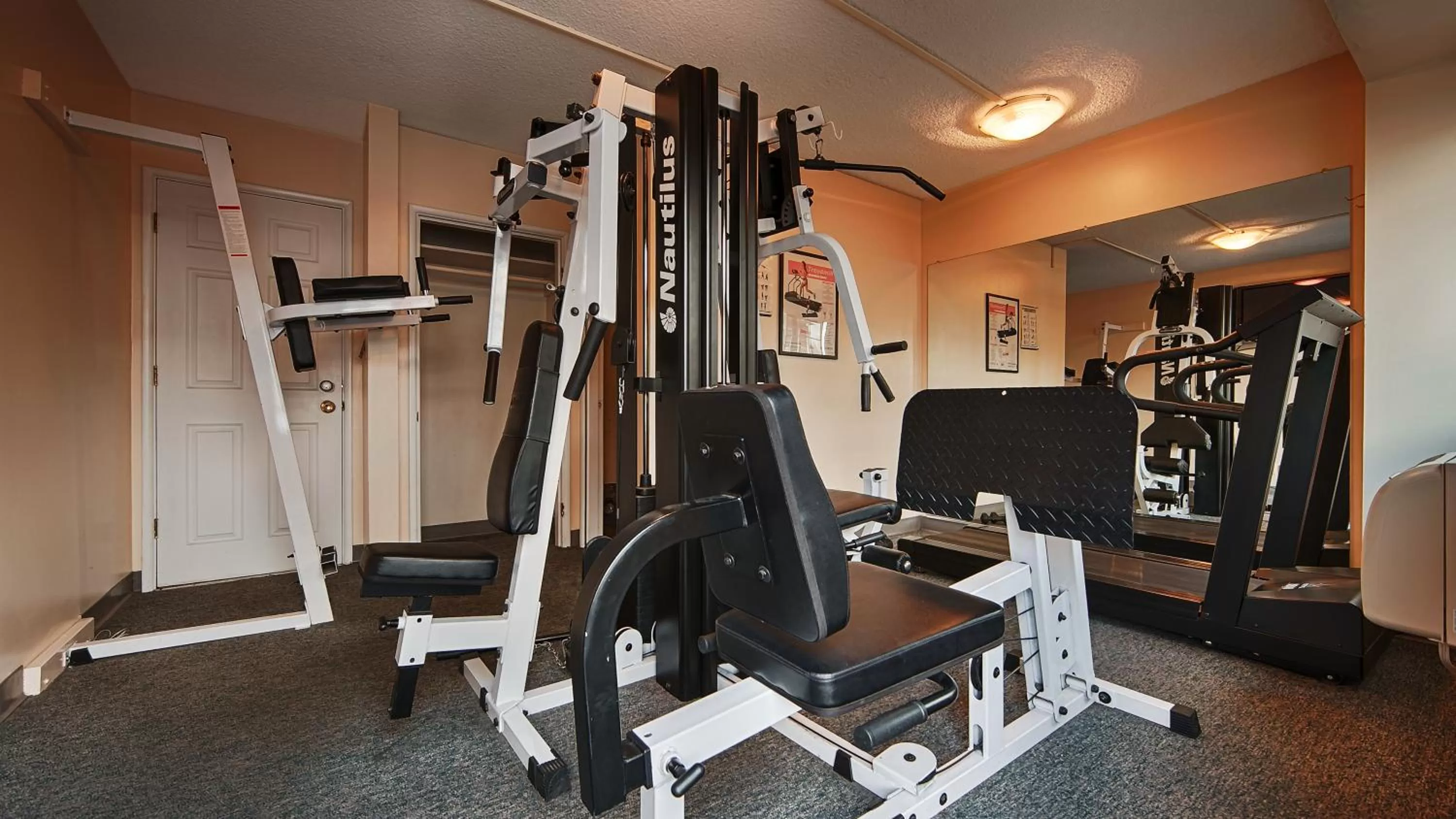 Fitness centre/facilities in Campus Inn & Suites Eugene Downtown
