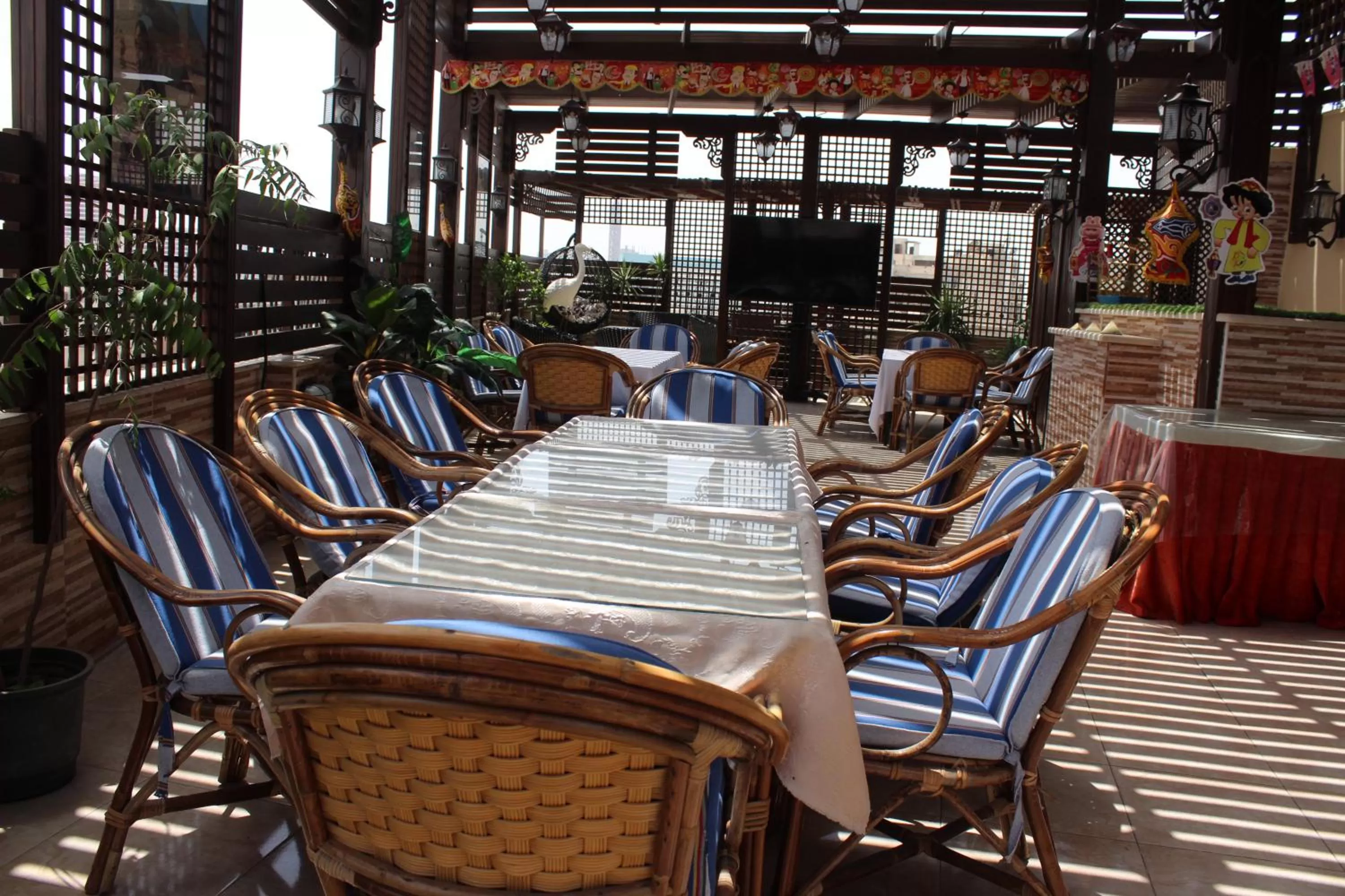 Restaurant/places to eat in Amin Hotel