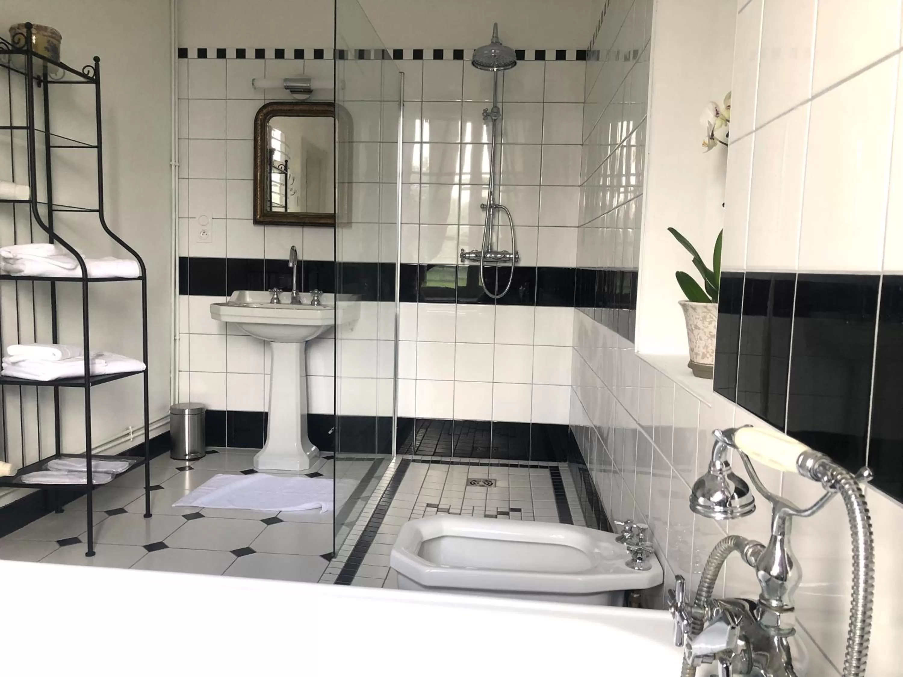 Bathroom in Castel Saint-Léonard