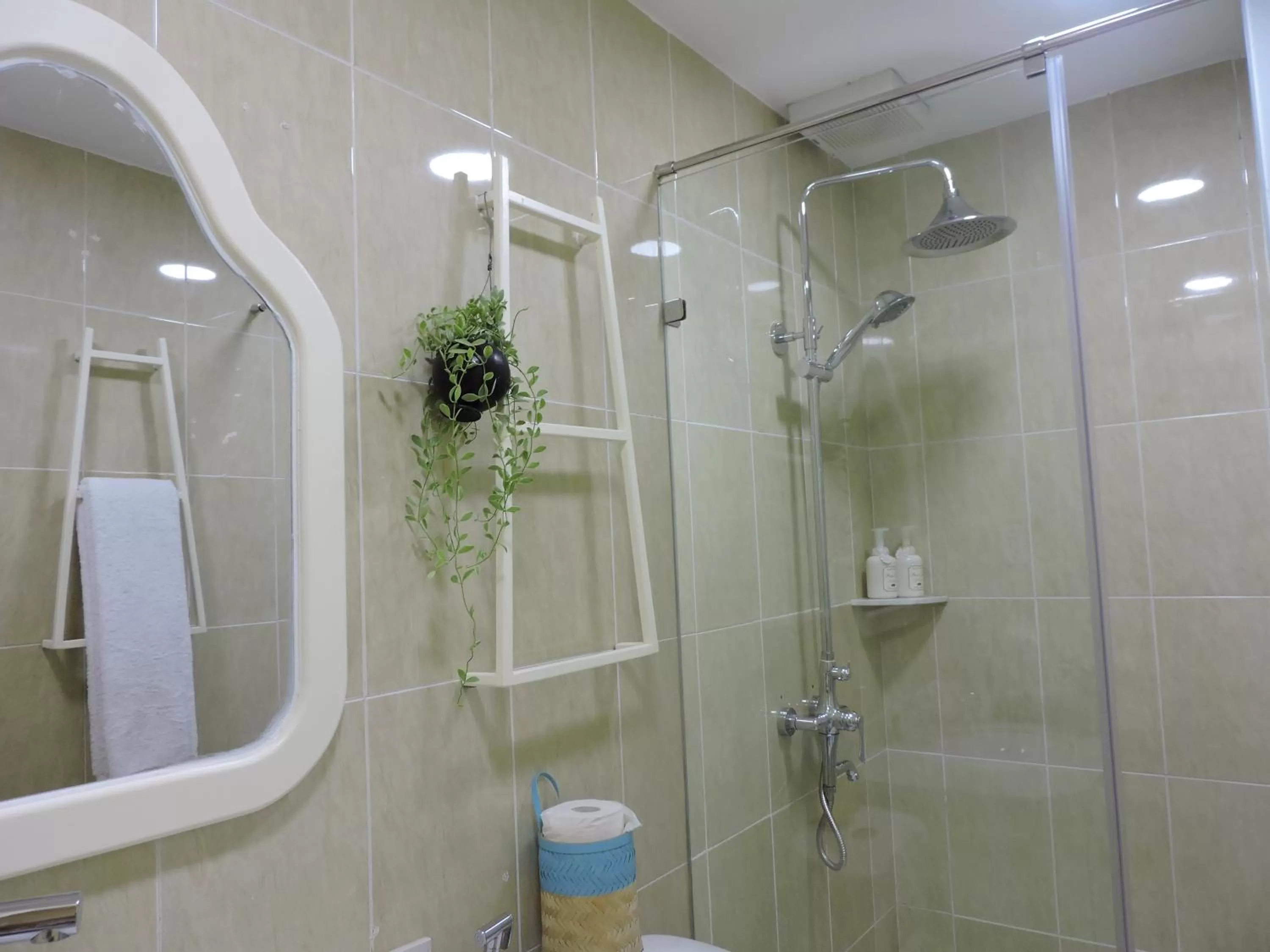 Bathroom in Chez Lotus Rose