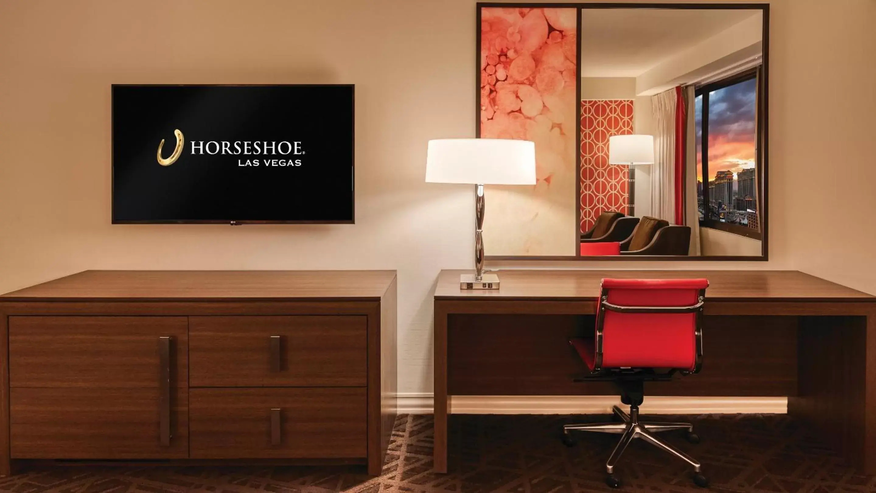 Resort Room King South Strip View Nonsmoking in Horseshoe Las Vegas Resort Room King South Strip View Nonsmoking in Horseshoe Las Vegas