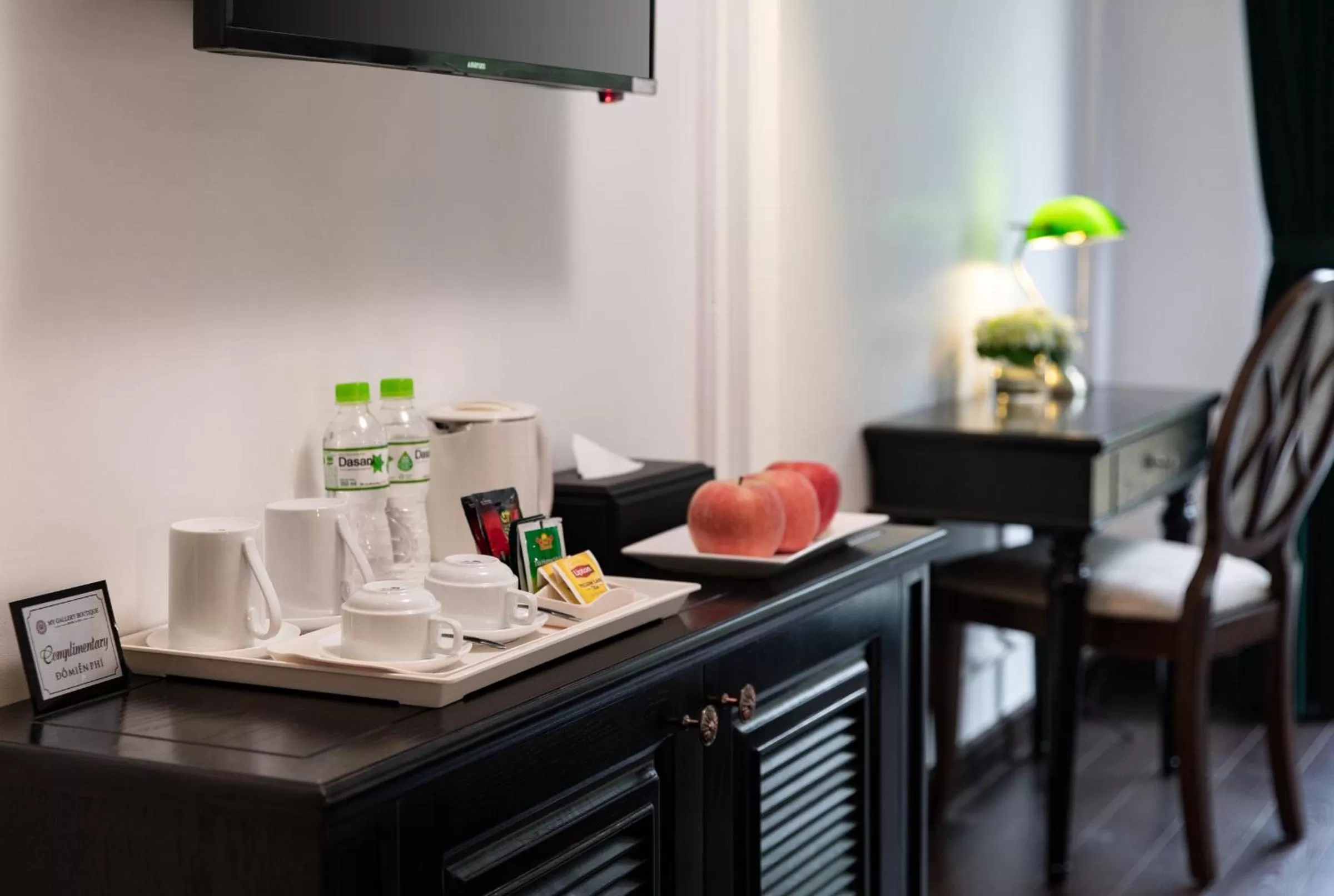 TV and multimedia in The Flower Boutique Hotel & Travel