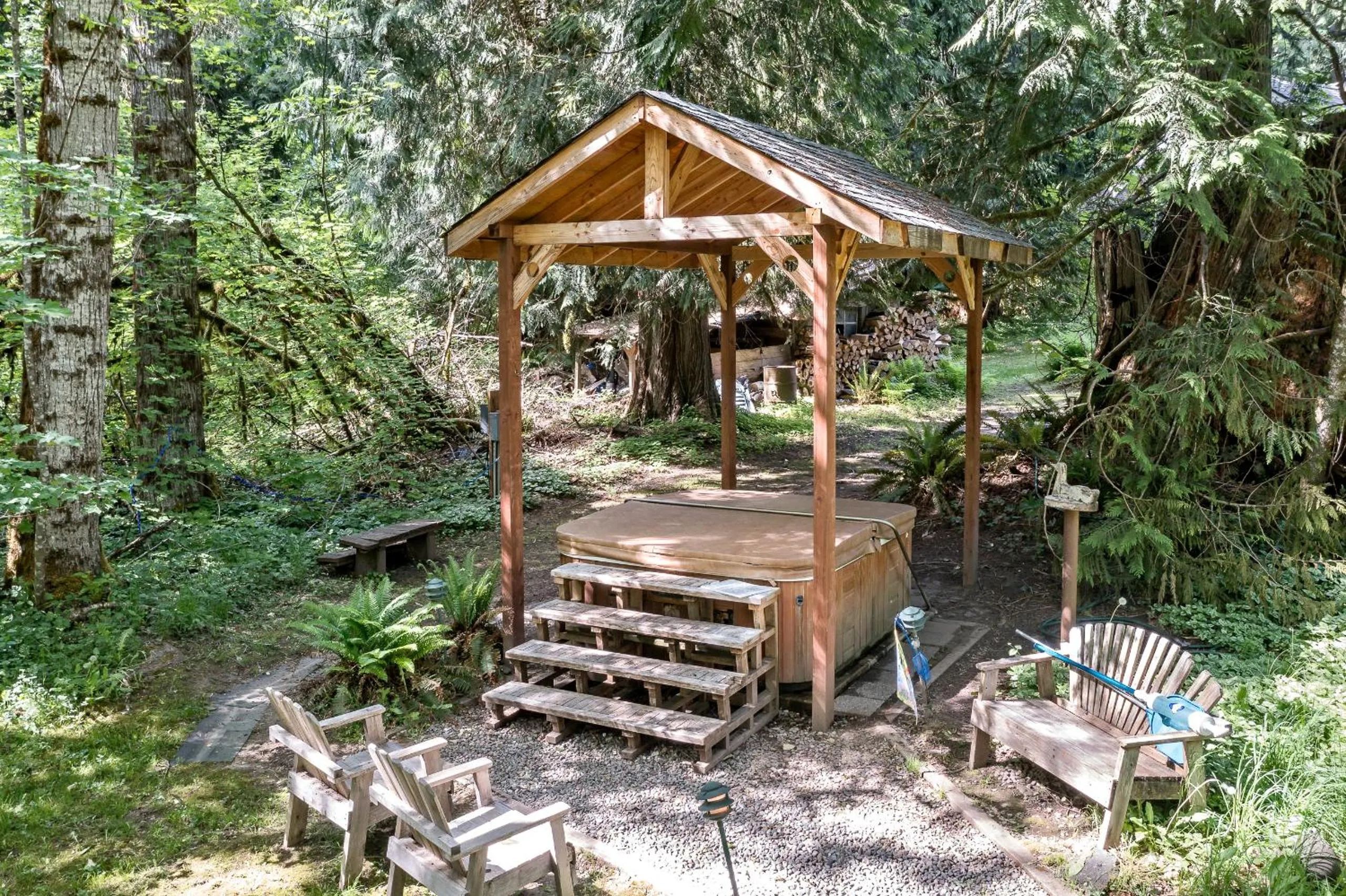 Hot Tub in Mountain Meadows Inn & Chalet Suites