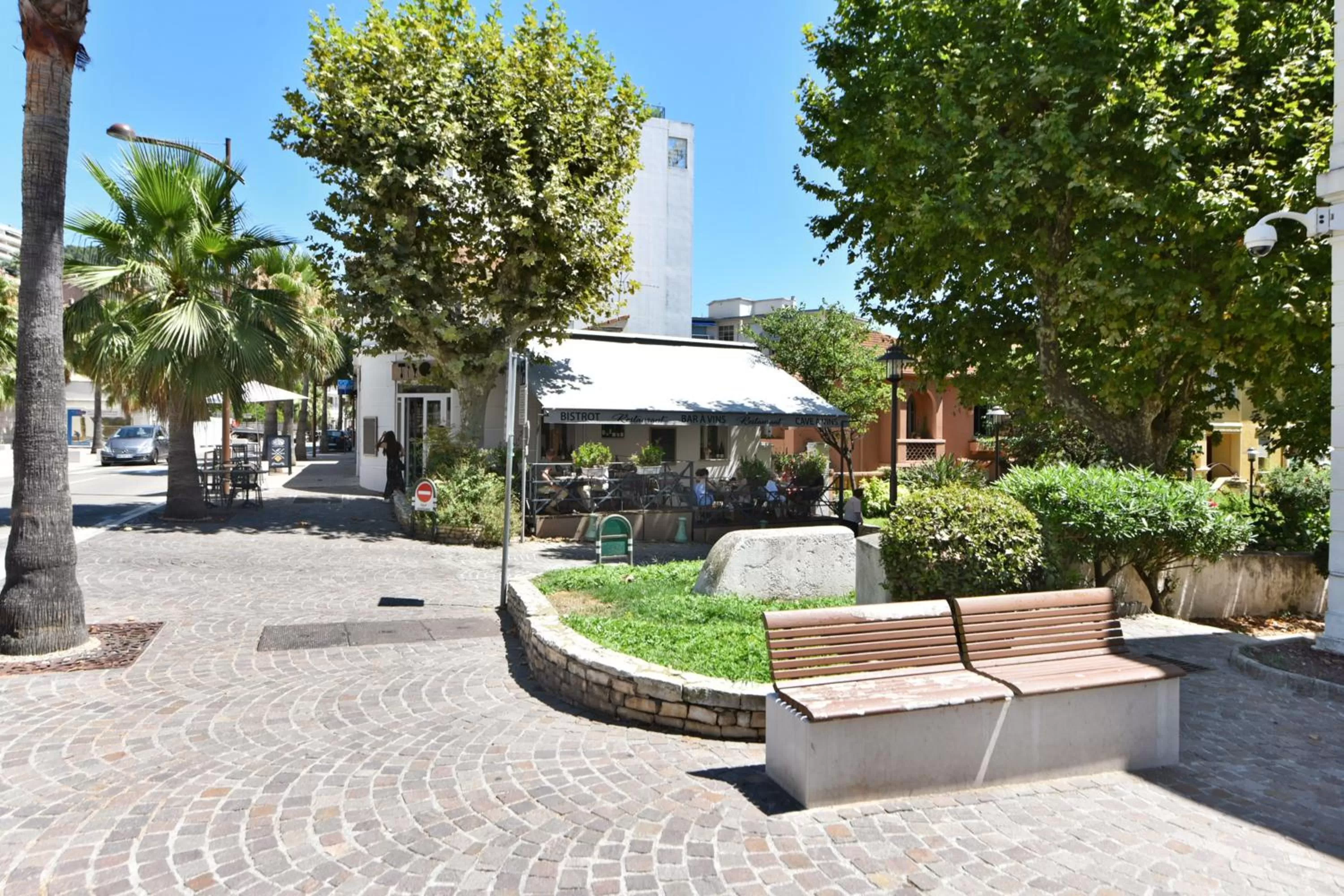 Neighbourhood in Zenitude Hôtel-Résidences Le Cannet