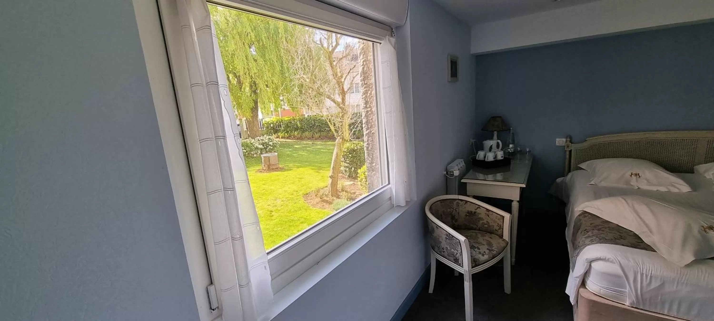 Bedroom, Bed in Hotel Meurice