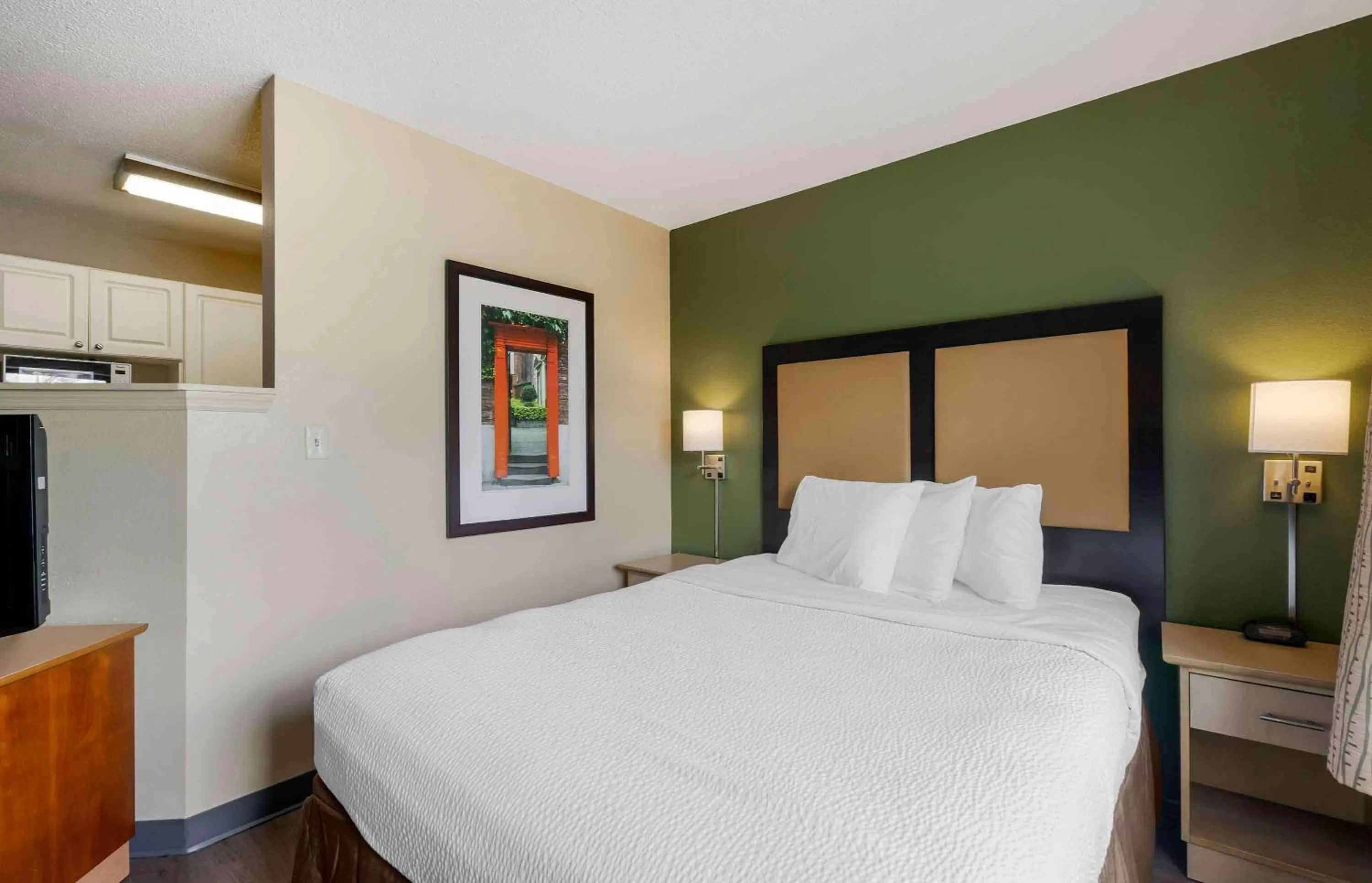 Bedroom, Bed in Extended Stay America Select Suites Tampa Airport Memorial Hwy