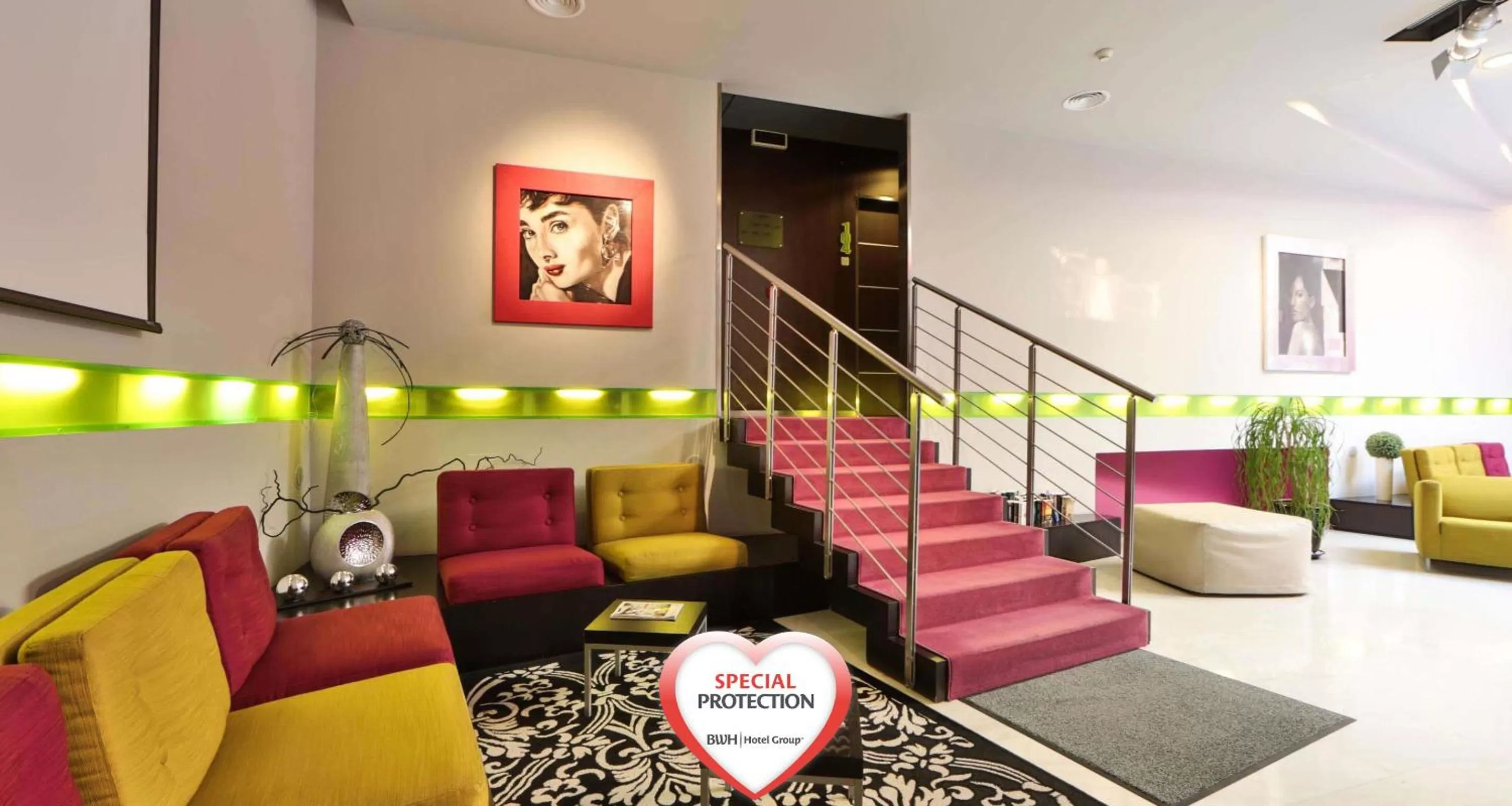 Nightclub / DJ in Best Western Cinemusic Hotel