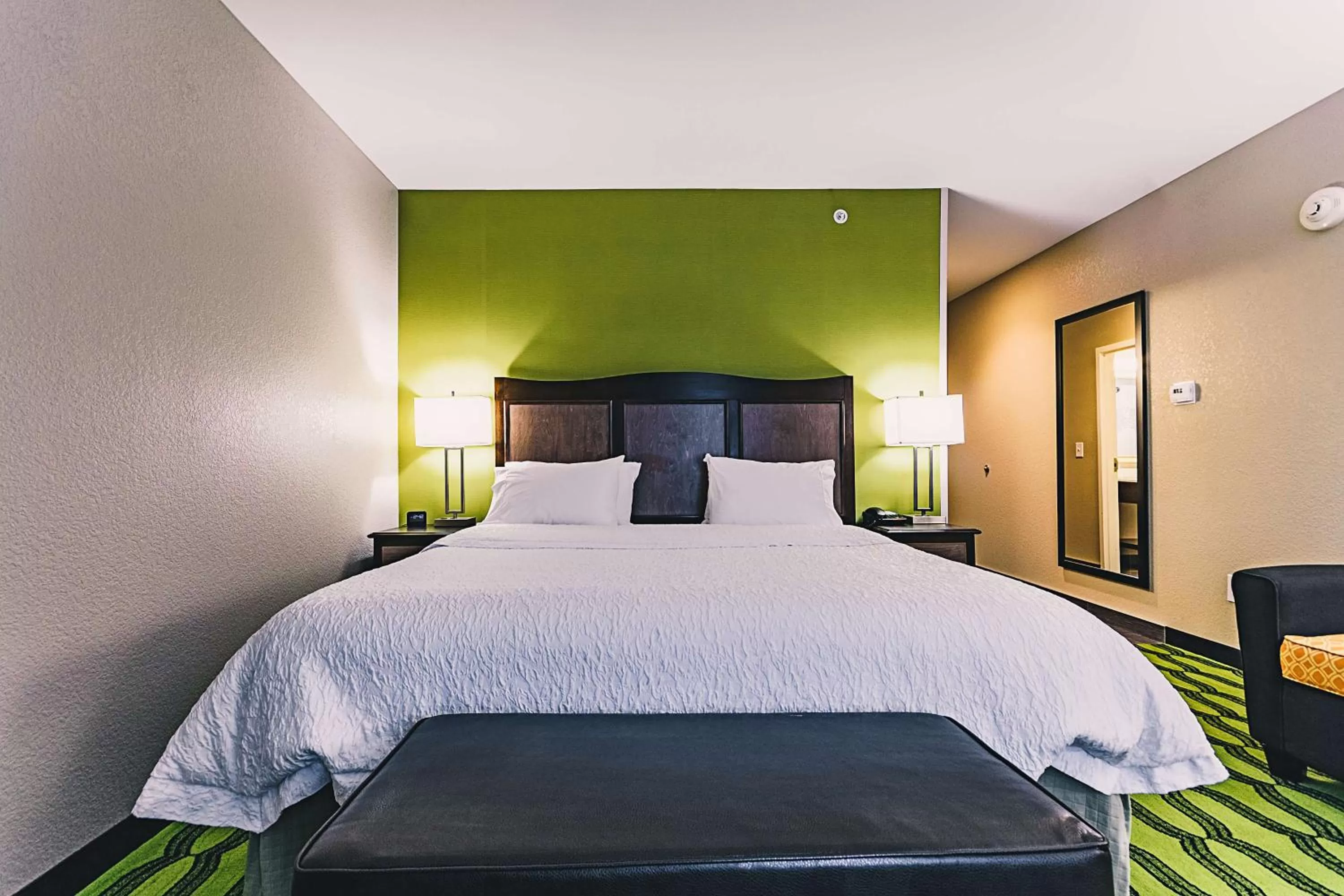 Bed in Hampton Inn Niagara Falls/ Blvd