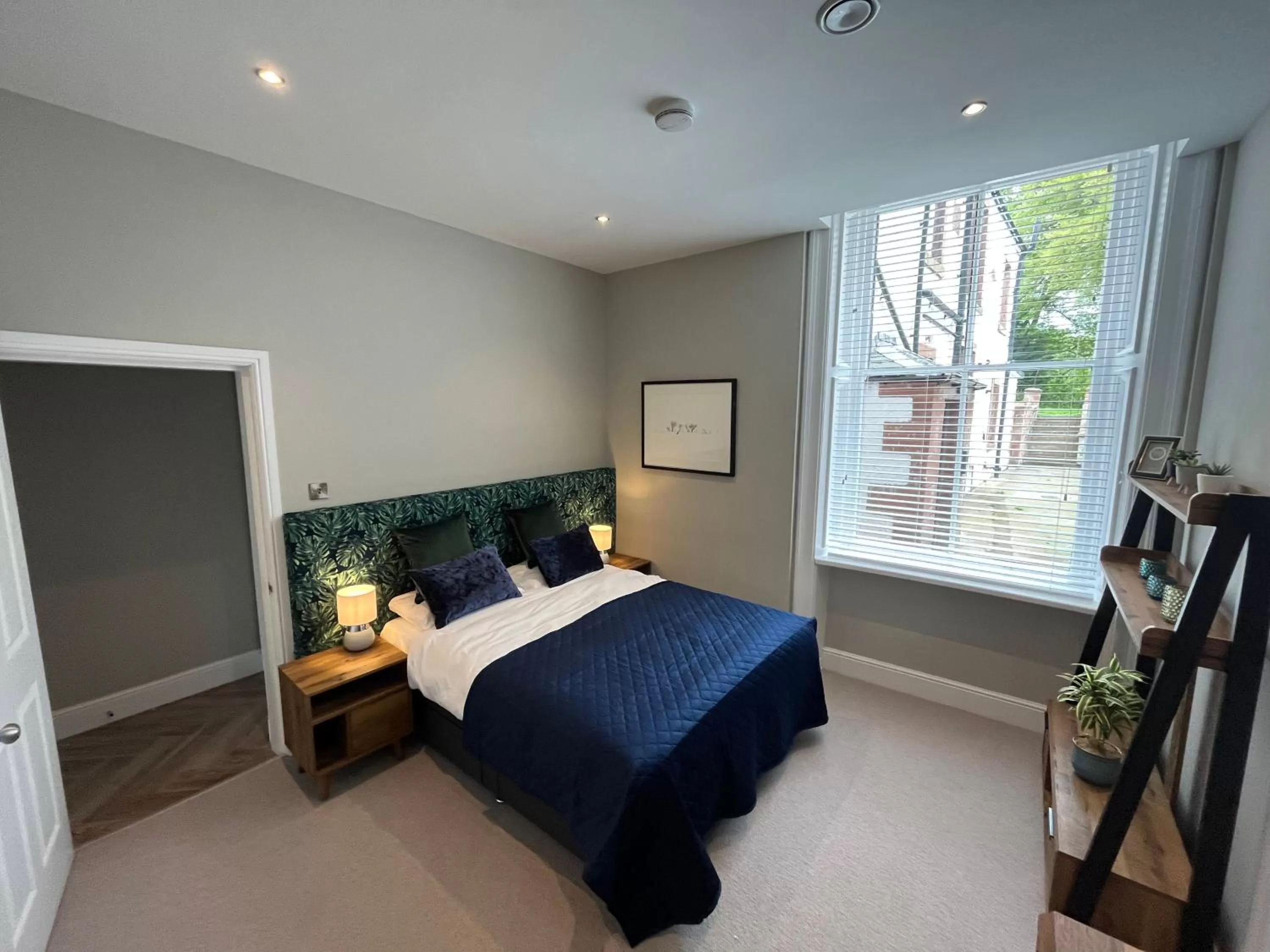 Bed in Crown and Cushion Appleby