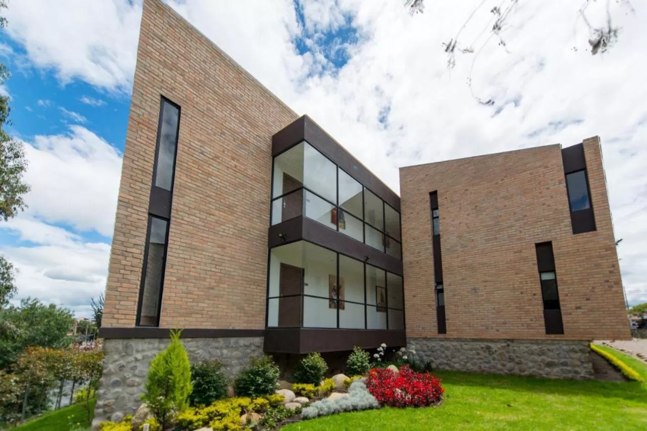 Facade/entrance in Hotel & Suites en Cuenca, Venue Batán