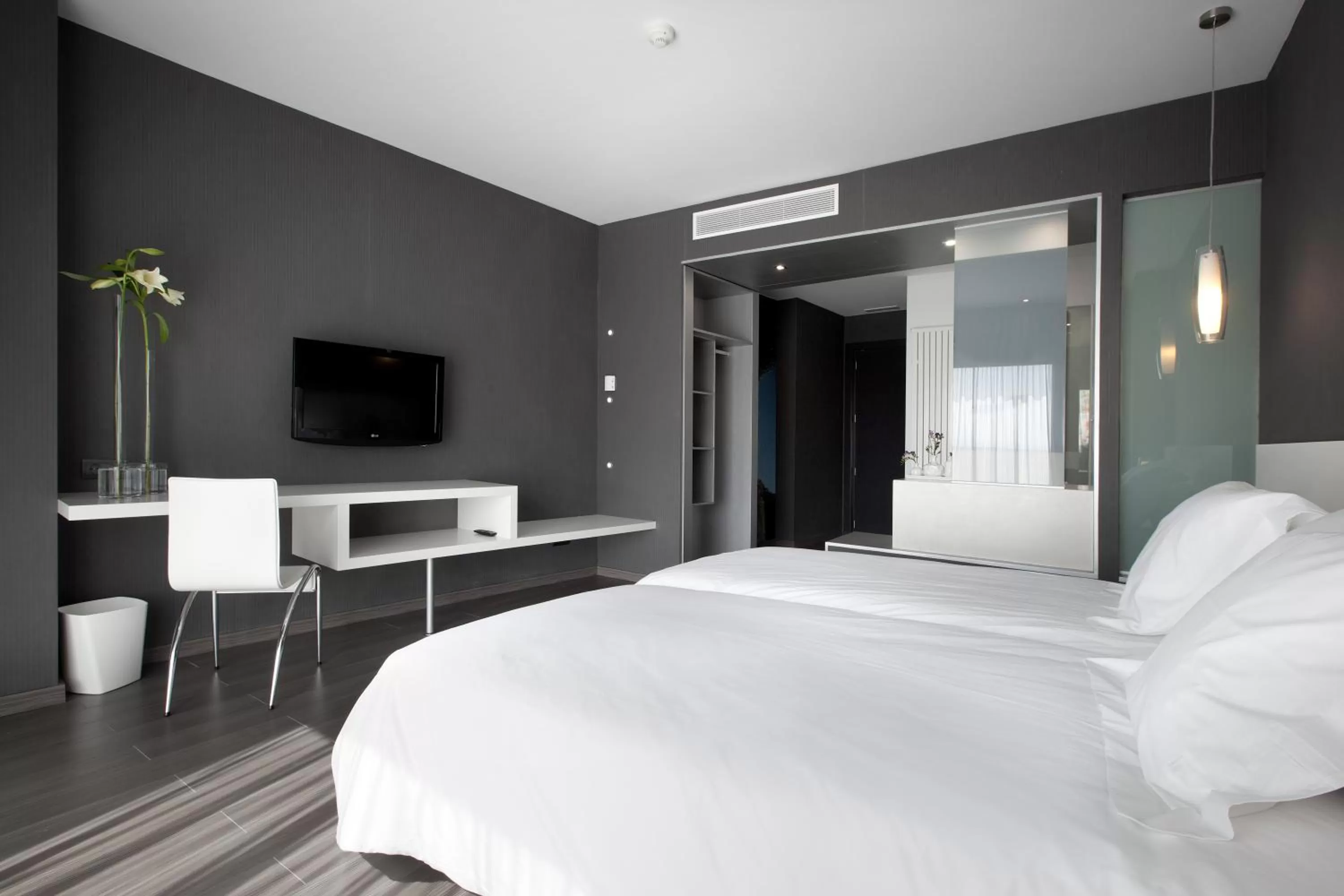 Photo of the whole room, Bed in Hotel MasMonzon