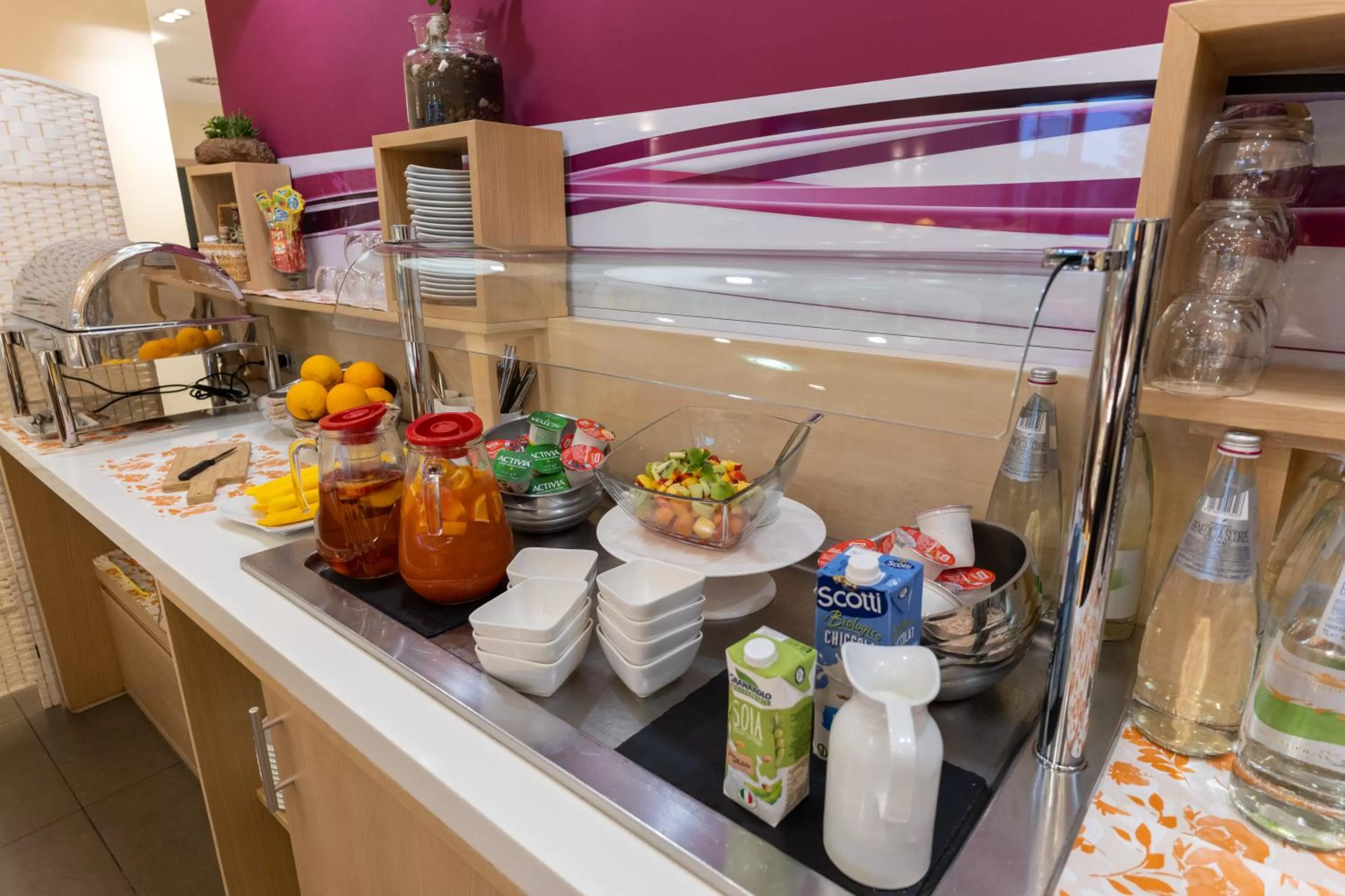 Breakfast in Best Western Palace Inn Hotel