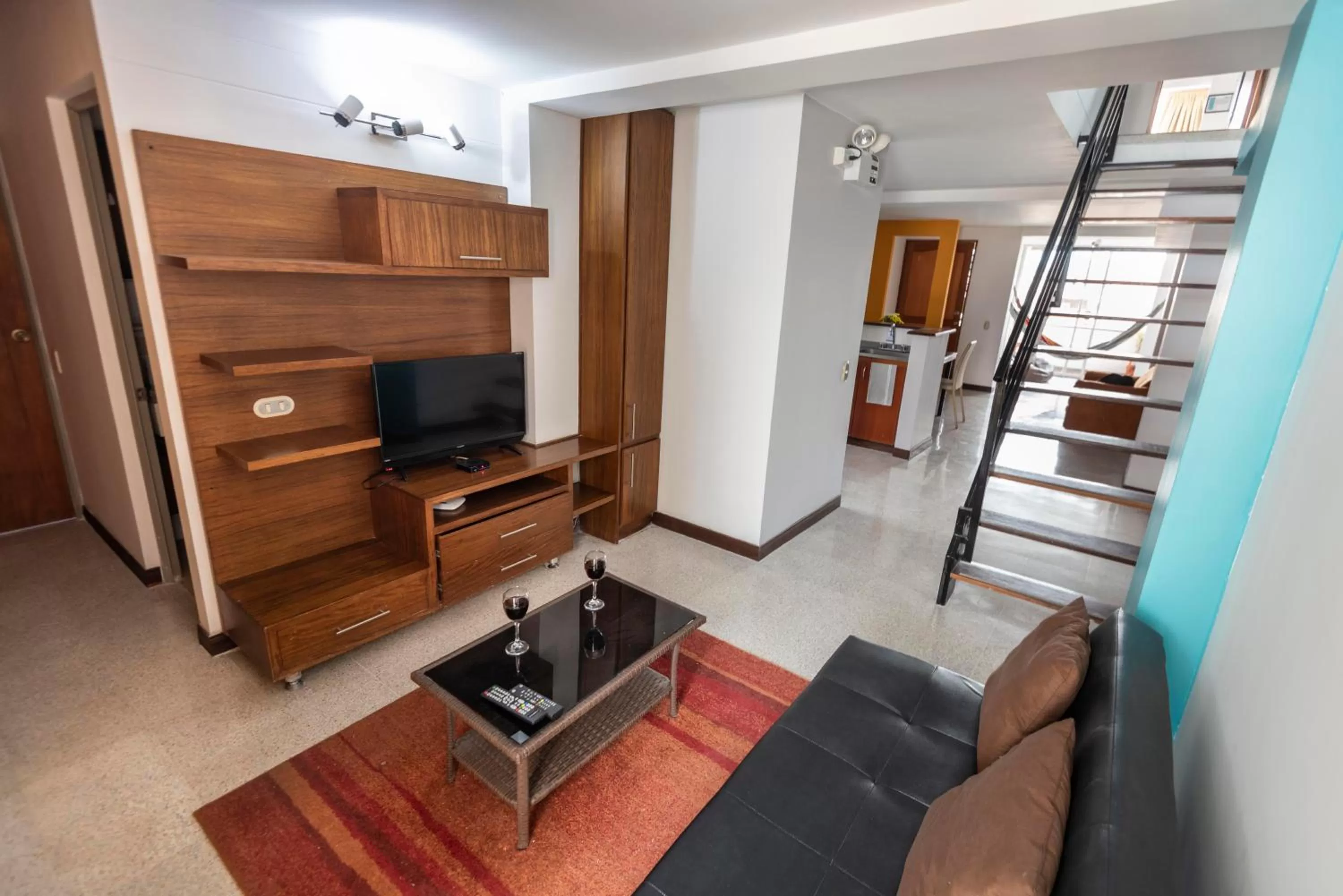 Communal lounge/ TV room, TV/Entertainment Center in Poblado Guest House