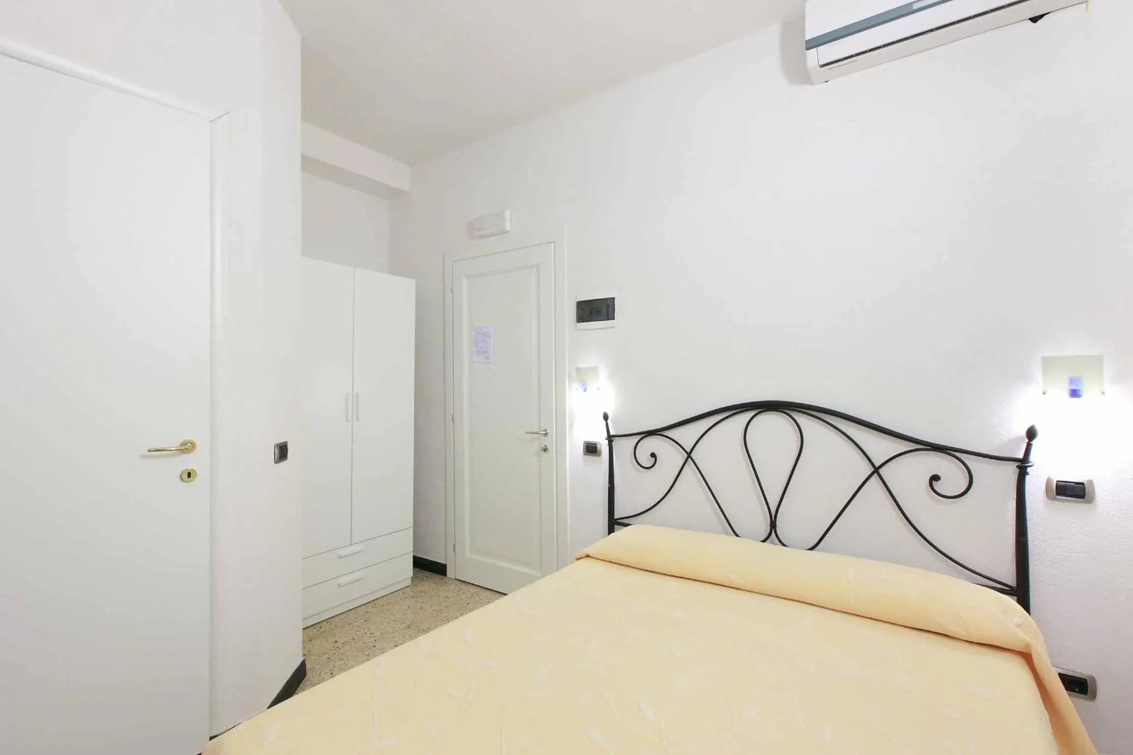 Bedroom, Bed in Albergo Al Carugio