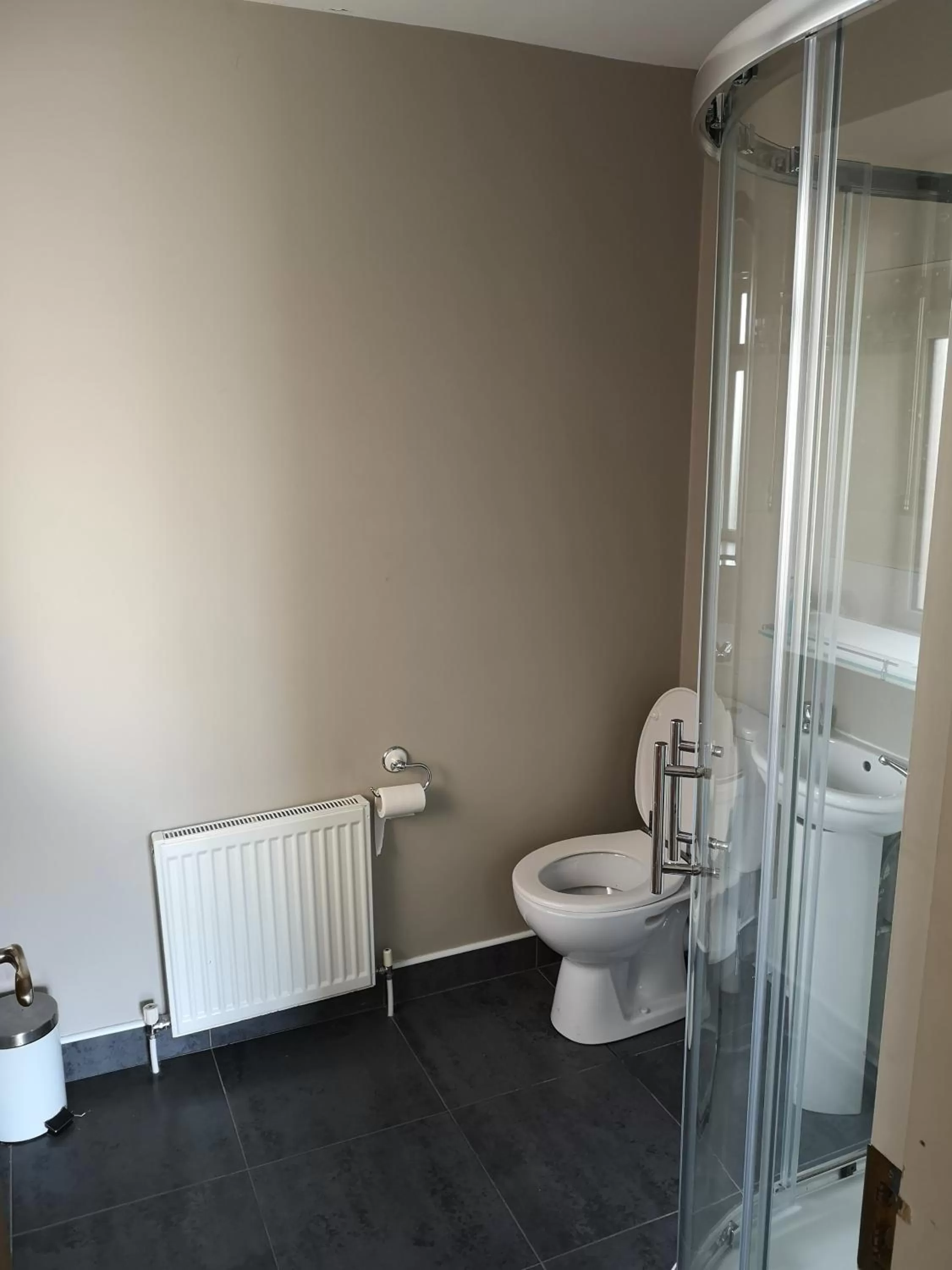 Bathroom in O'Donnell's Of Donegal