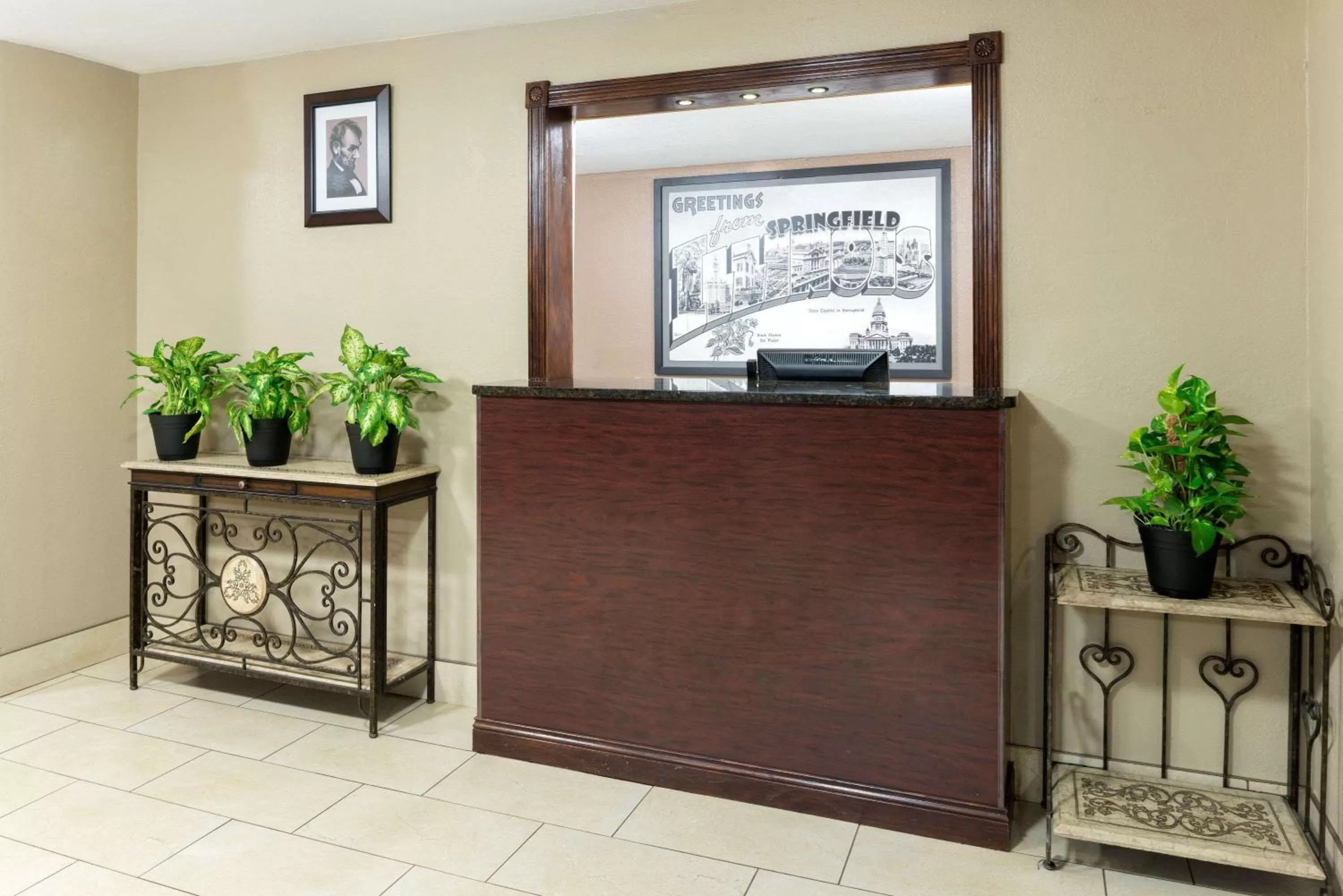 Lobby or reception in Super 8 by Wyndham Springfield East