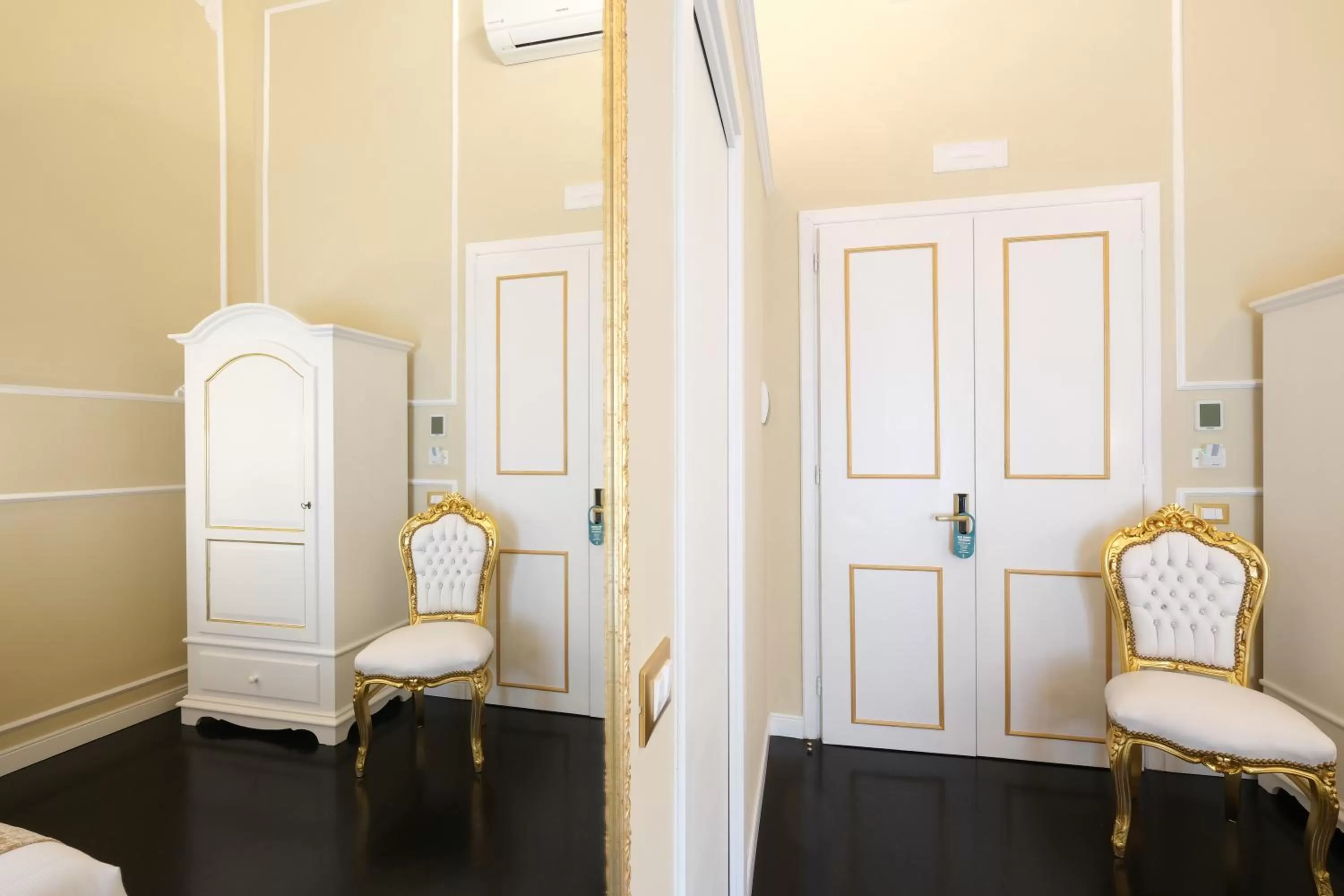 wardrobe in B&B Kingsman