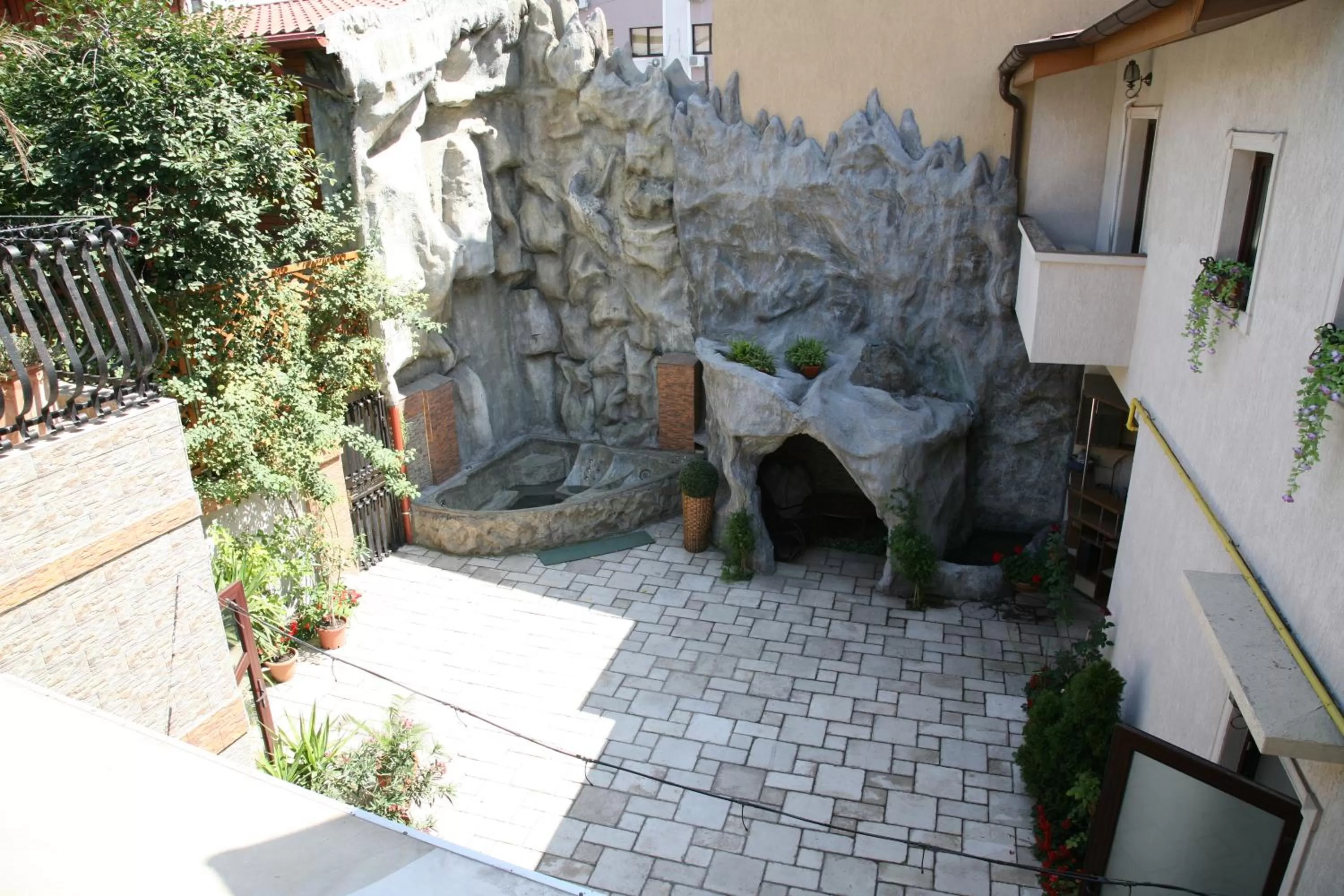 Decorative detail in City Garden Rooms and Apartments